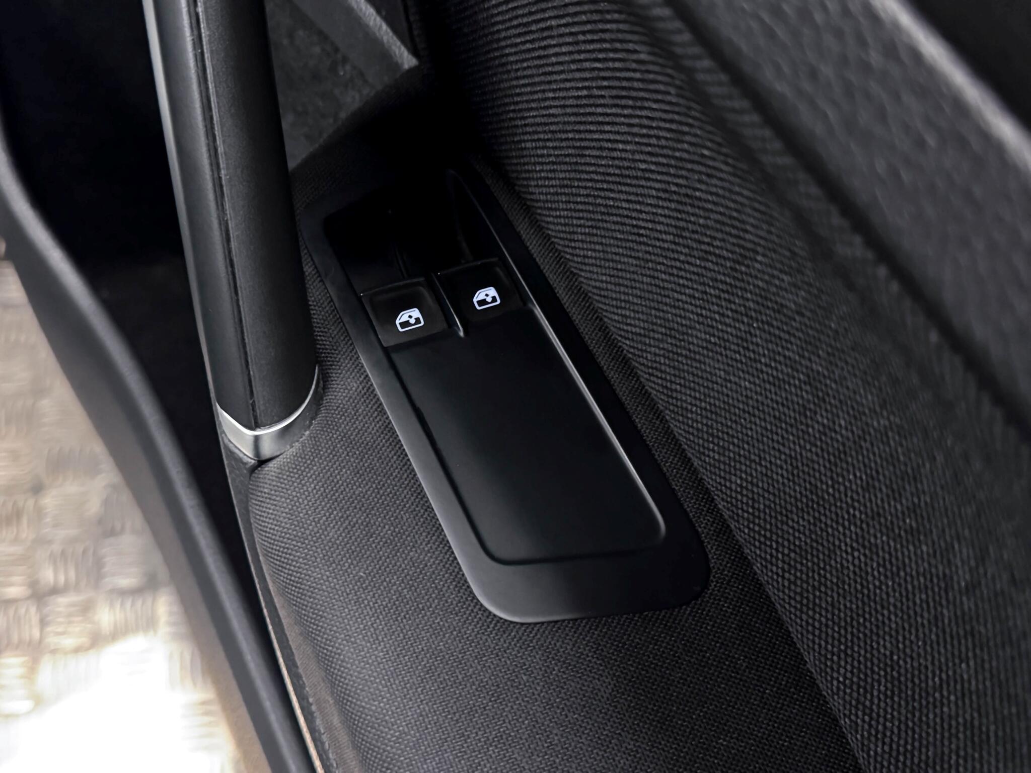 Volkswagen Golf view 12
