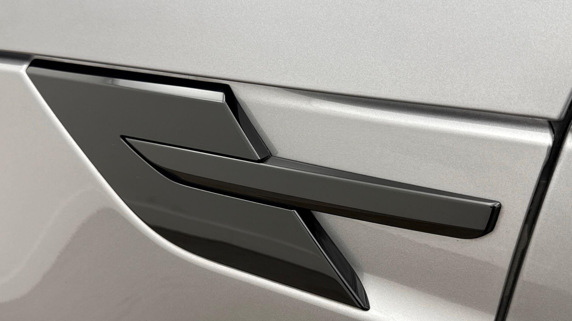 Land Rover Range Rover Sport view 20