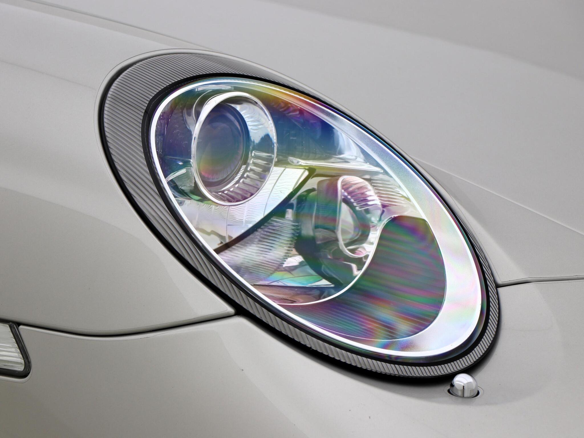 Porsche 911 view 16