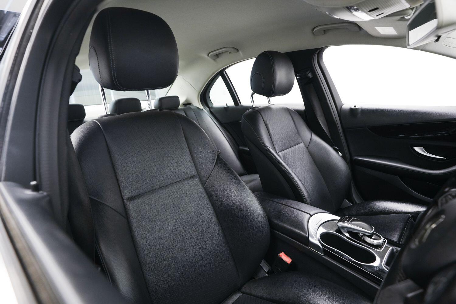 Mercedes-Benz C-Class view 9