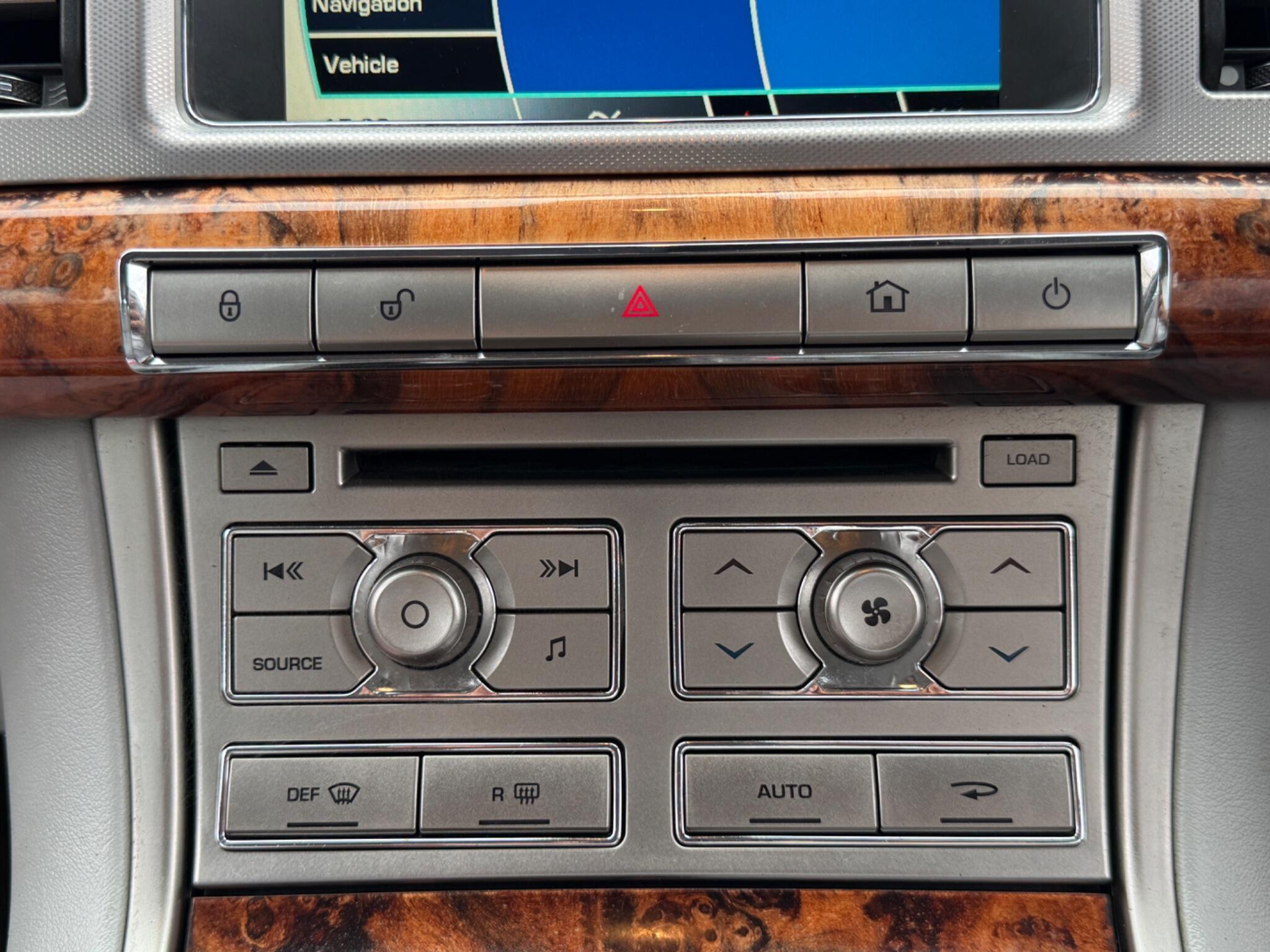 Jaguar XF - Image 54