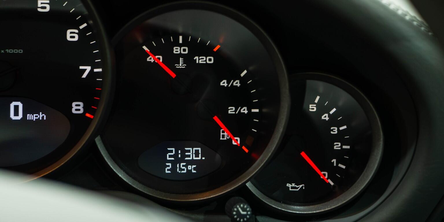 Porsche 911 view 32
