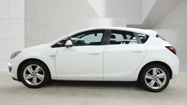 Vauxhall Astra view 6
