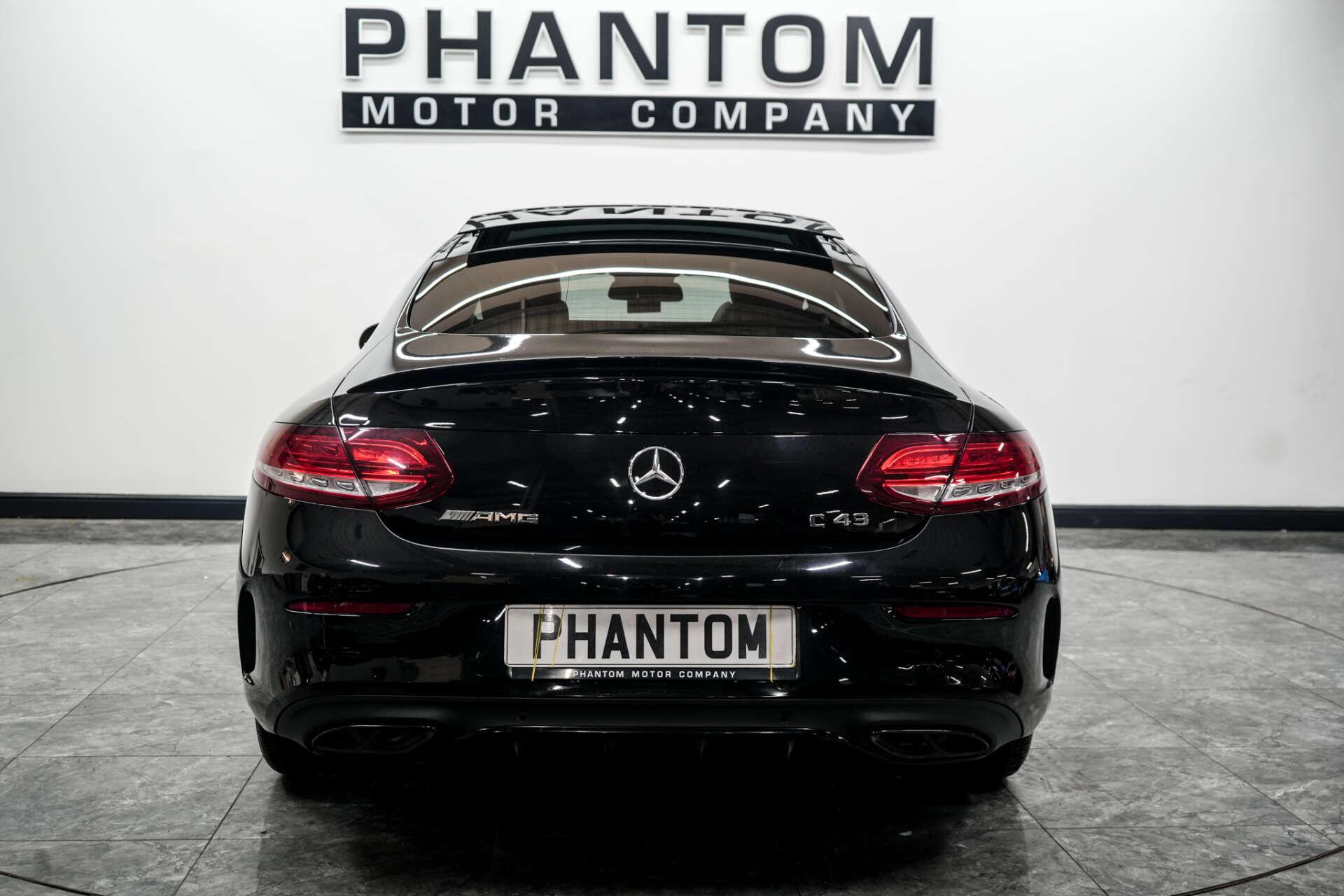 Mercedes-Benz C-Class view 4