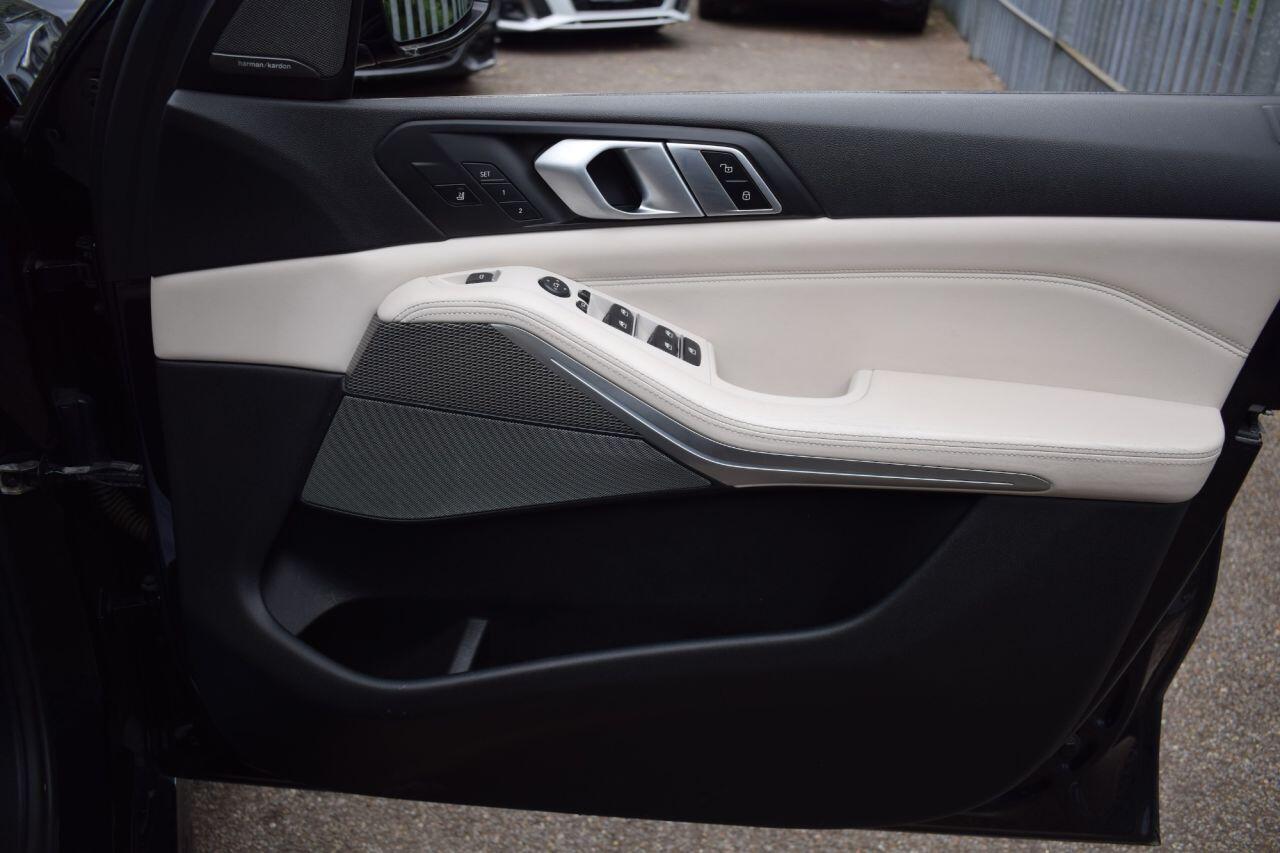 BMW X5 view 20