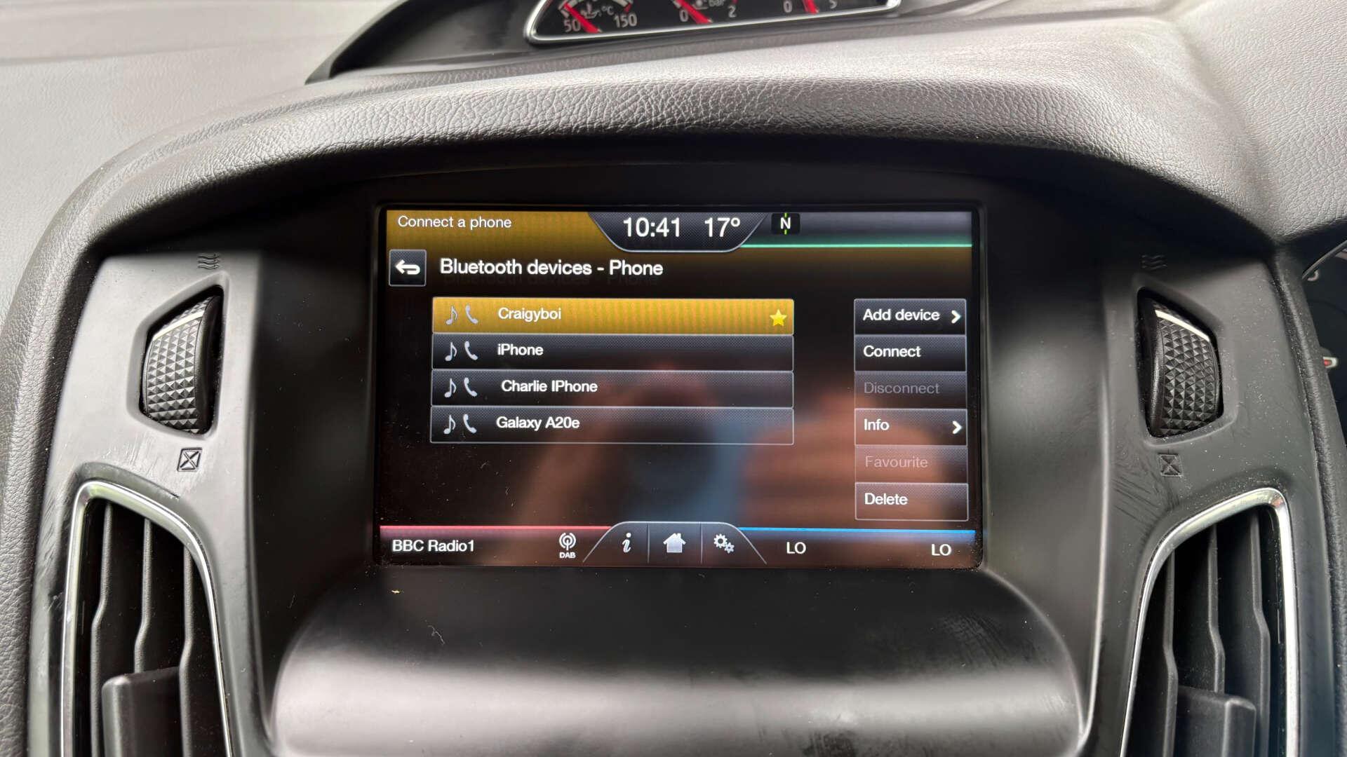 Ford Focus view 29