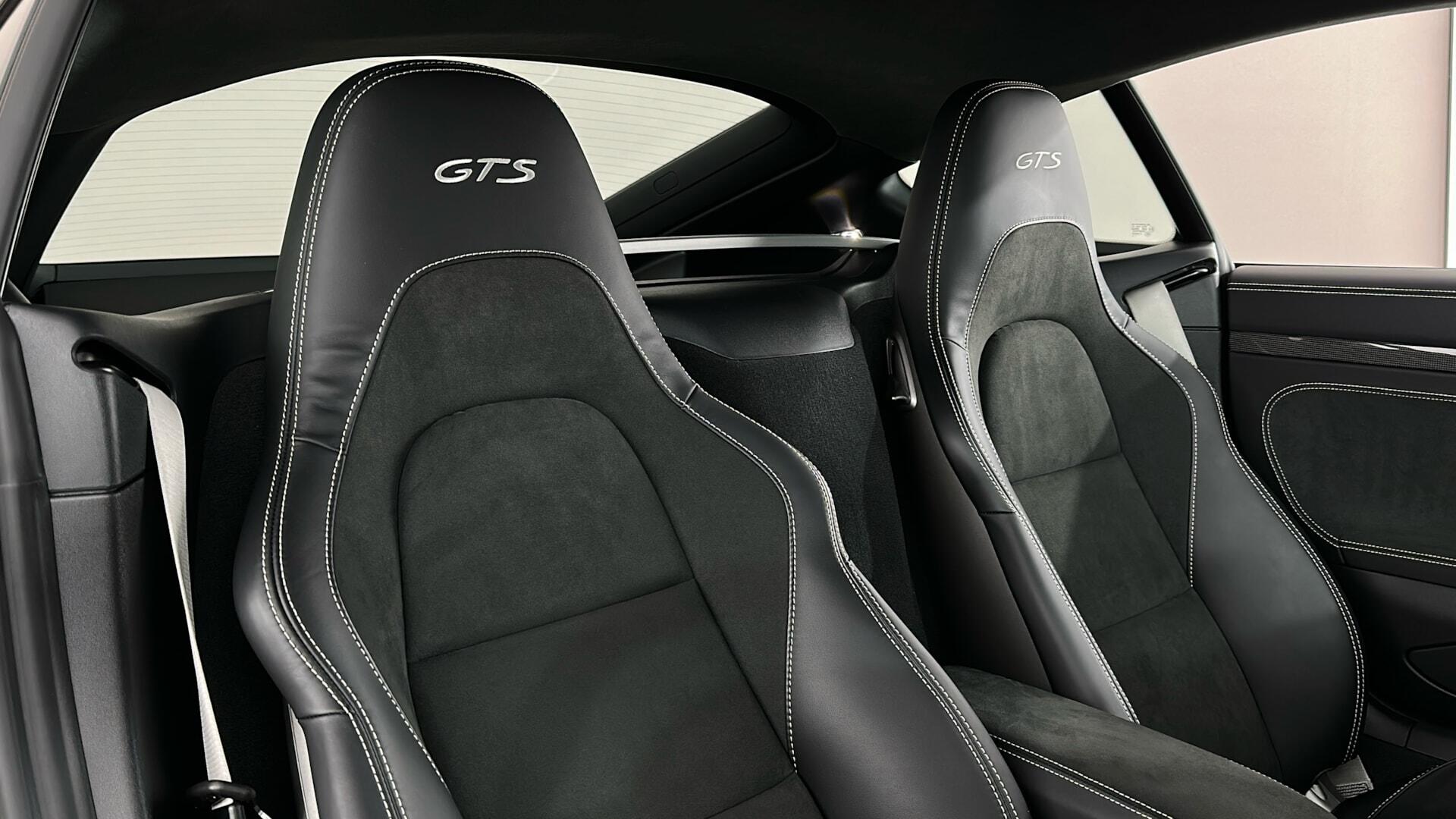 Porsche Cayman view 27