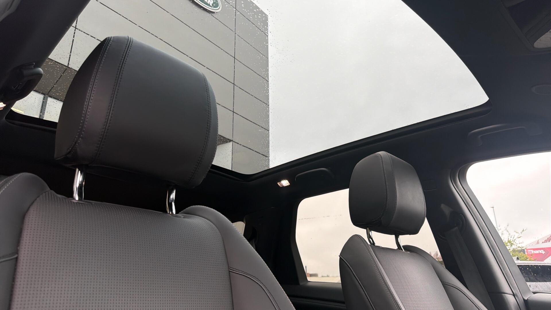 Land Rover Discovery Sport view 41