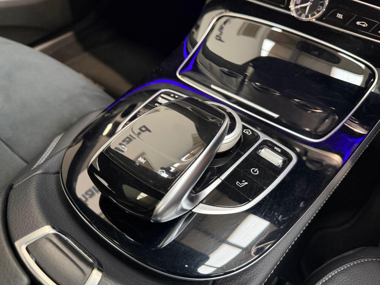 Mercedes-Benz E Class view 48