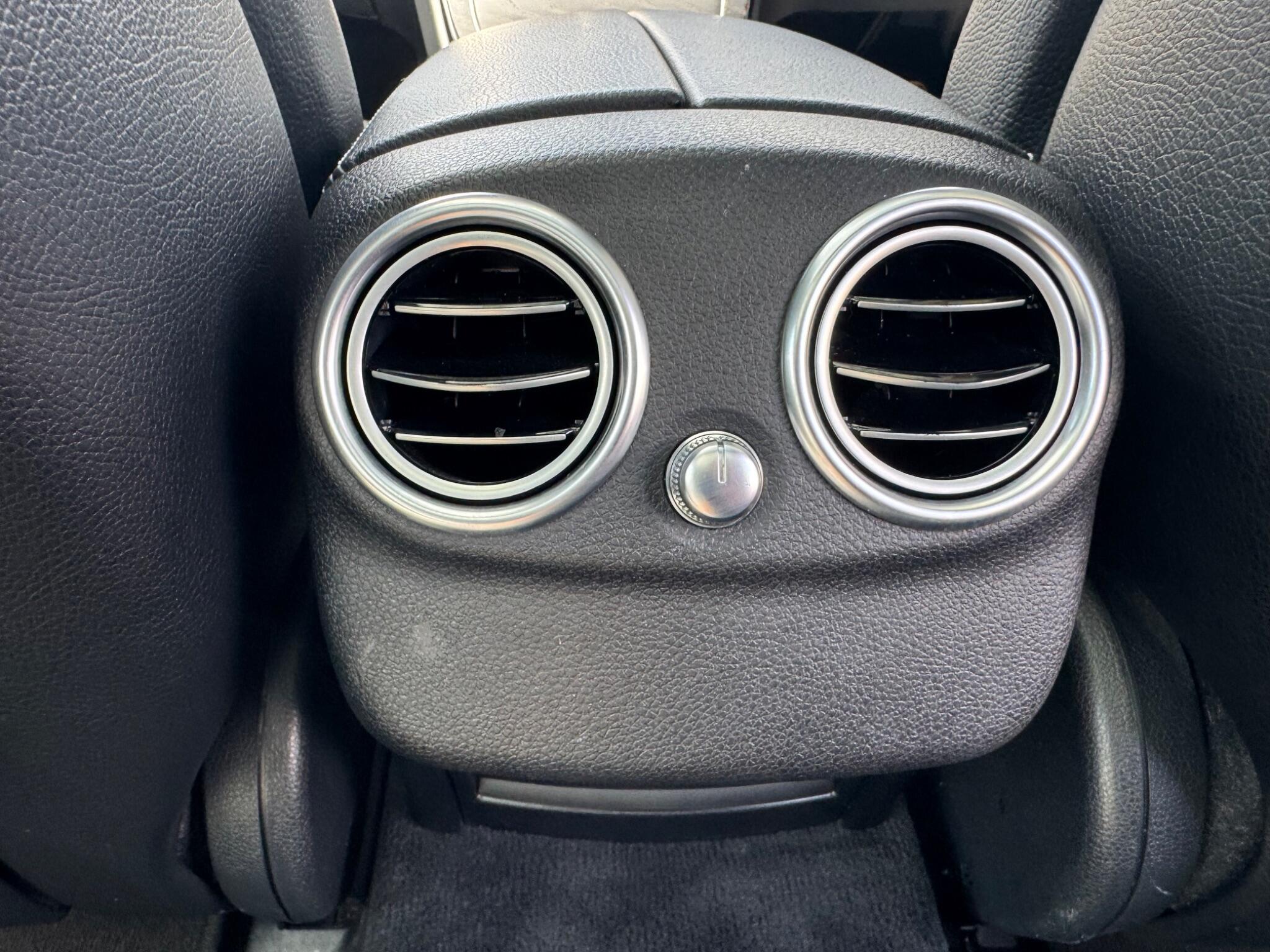 Mercedes-Benz C Class view 25