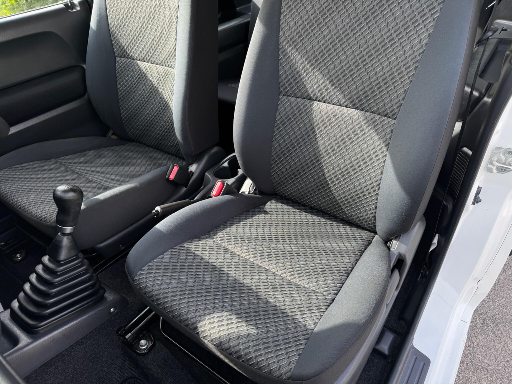 Suzuki Jimny view 24