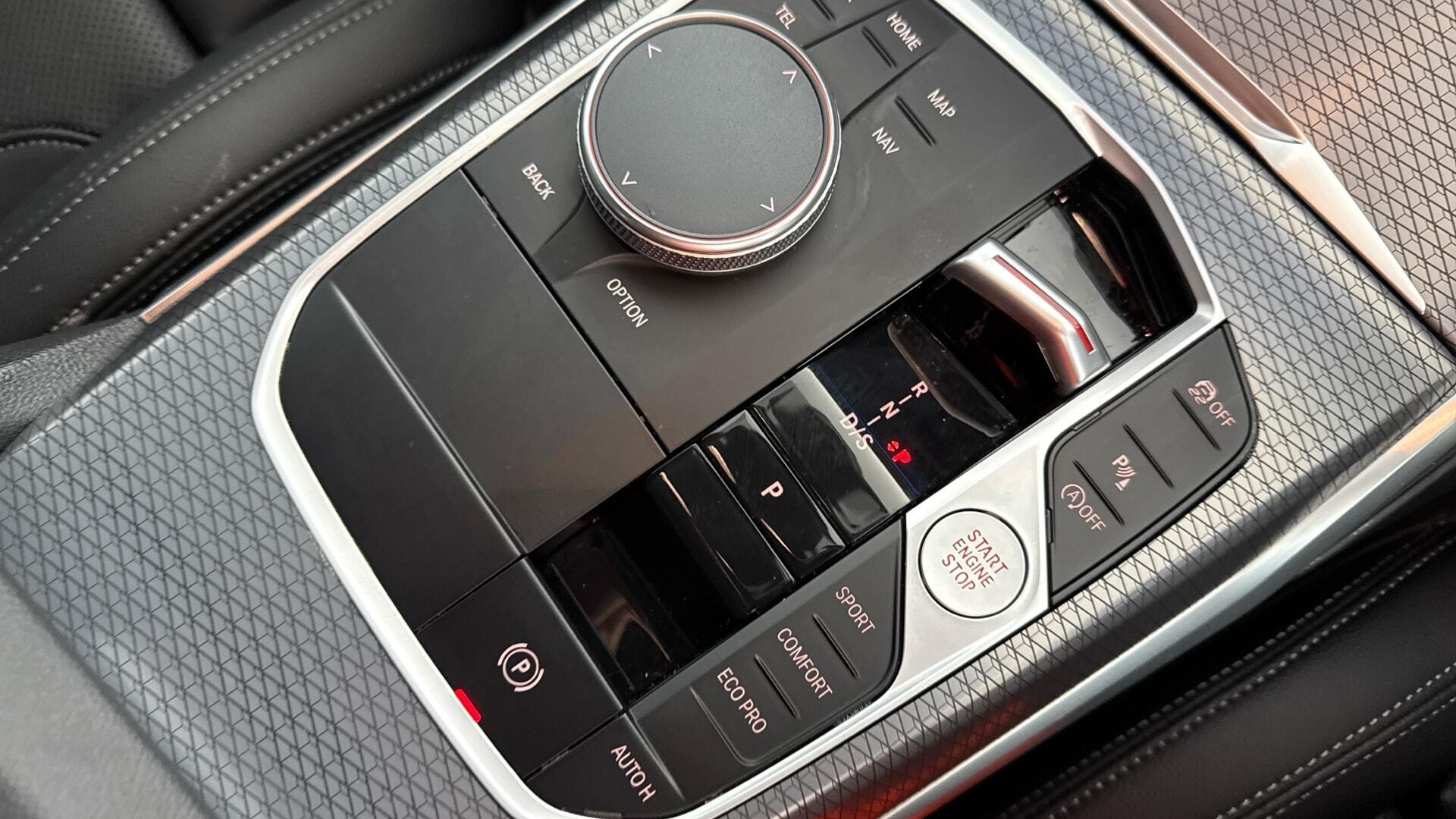 BMW 3 Series view 20