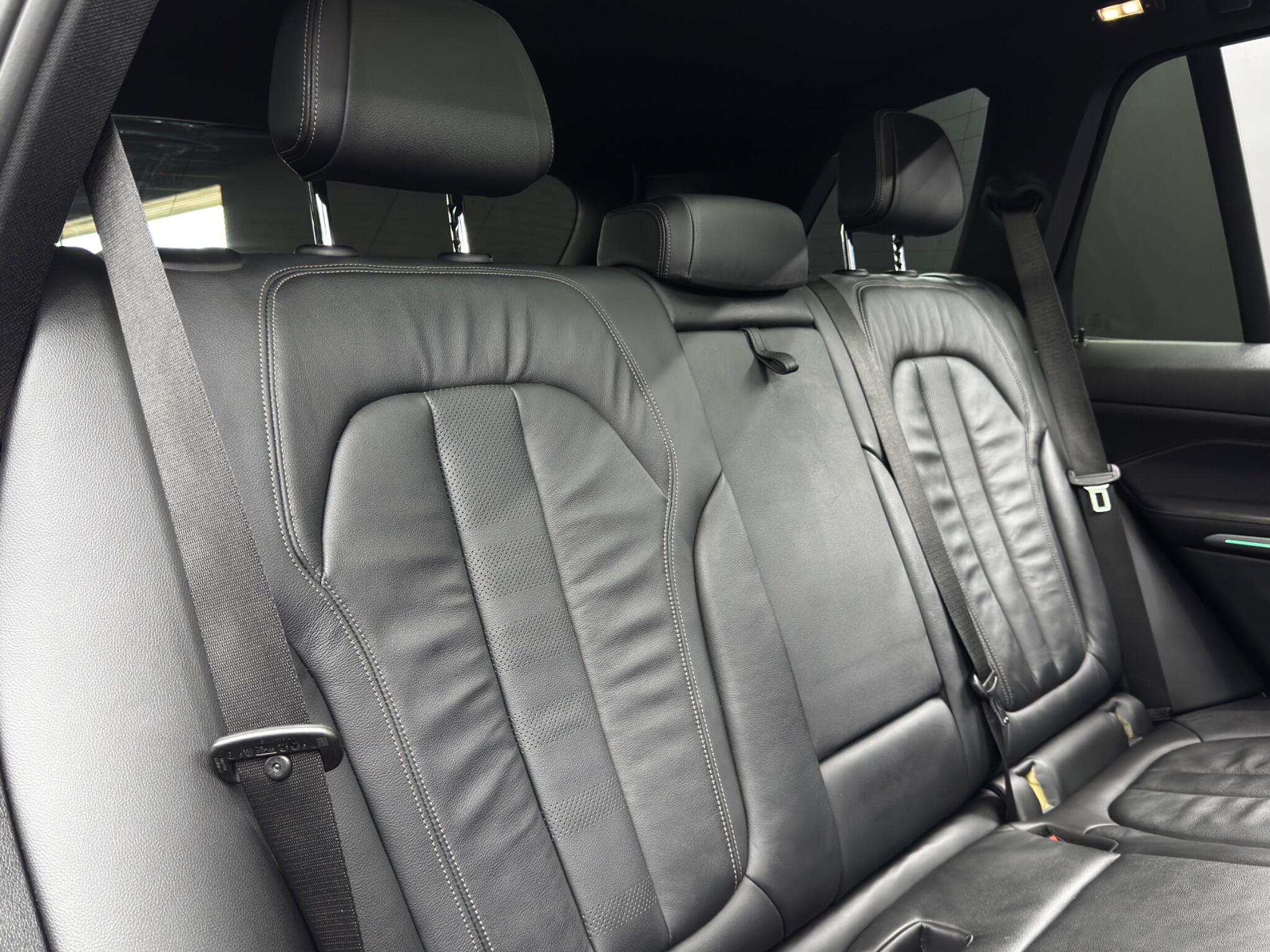 BMW X5 view 16