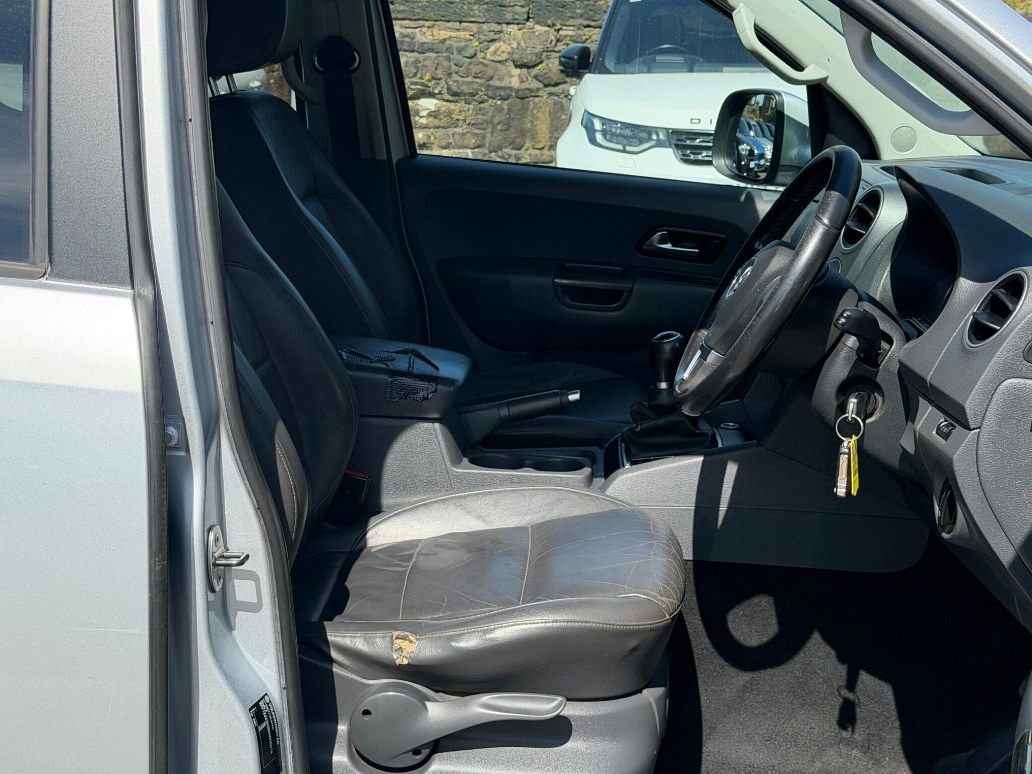 Volkswagen Amarok view 14