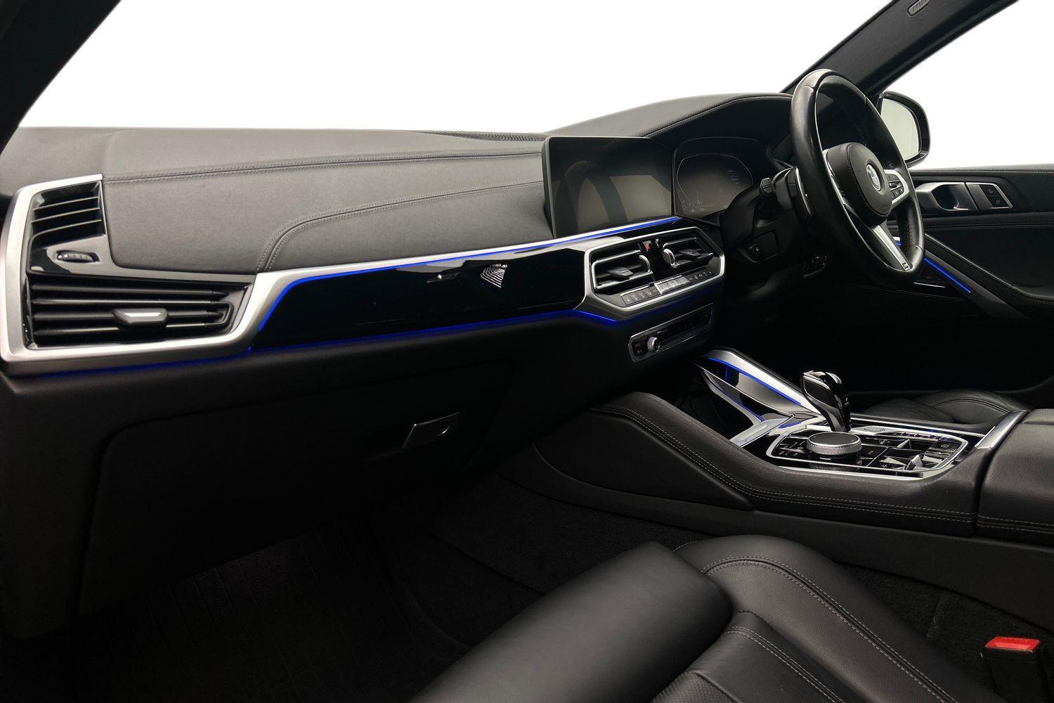 BMW X6 view 8