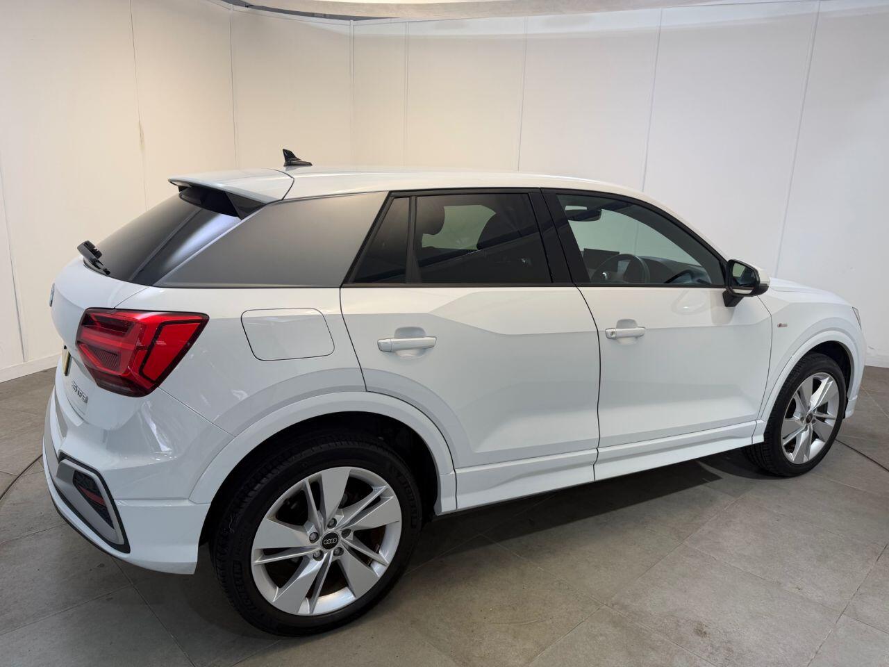 Audi Q2 view 64
