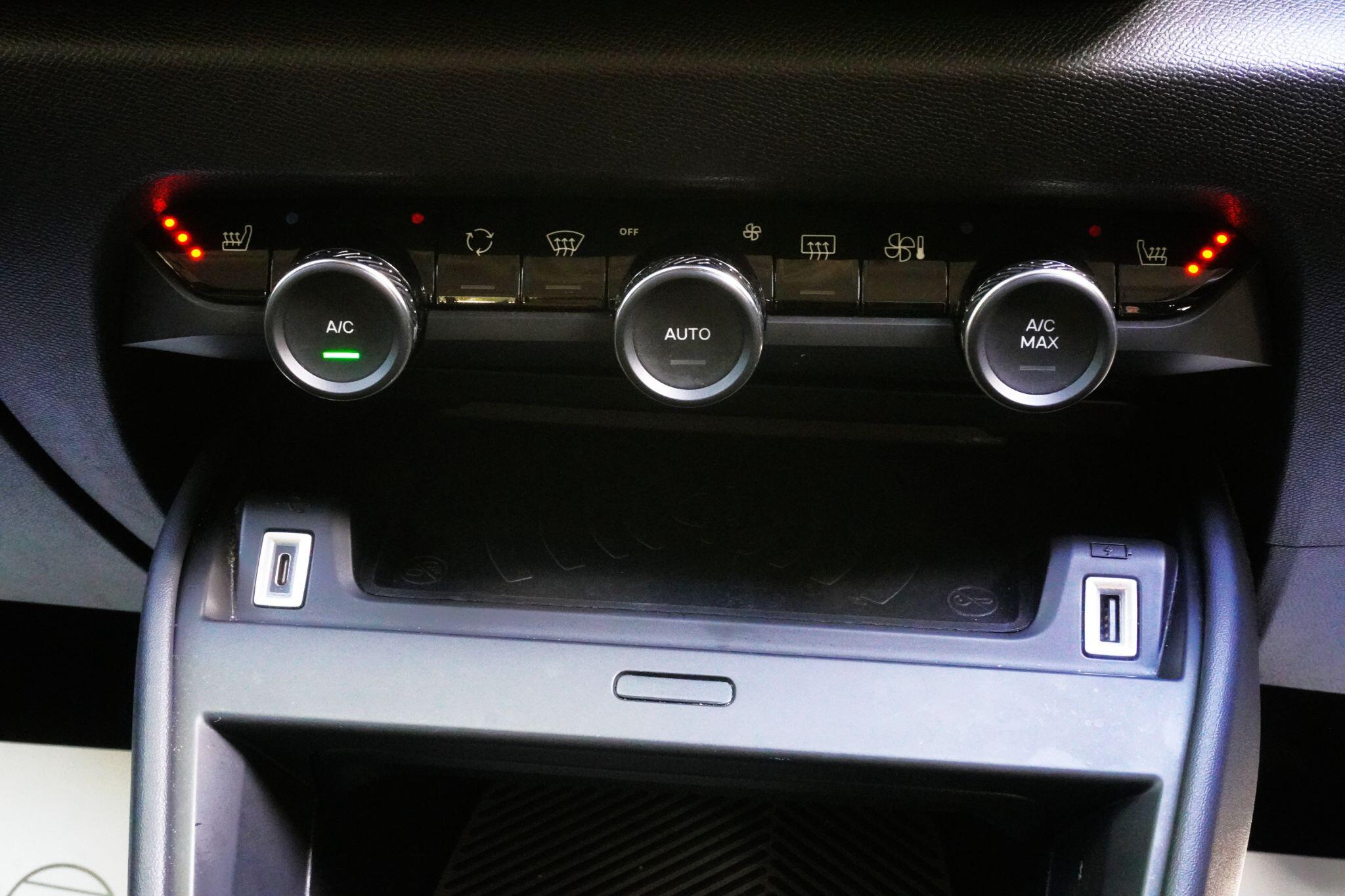 Citroen e-C4 view 33