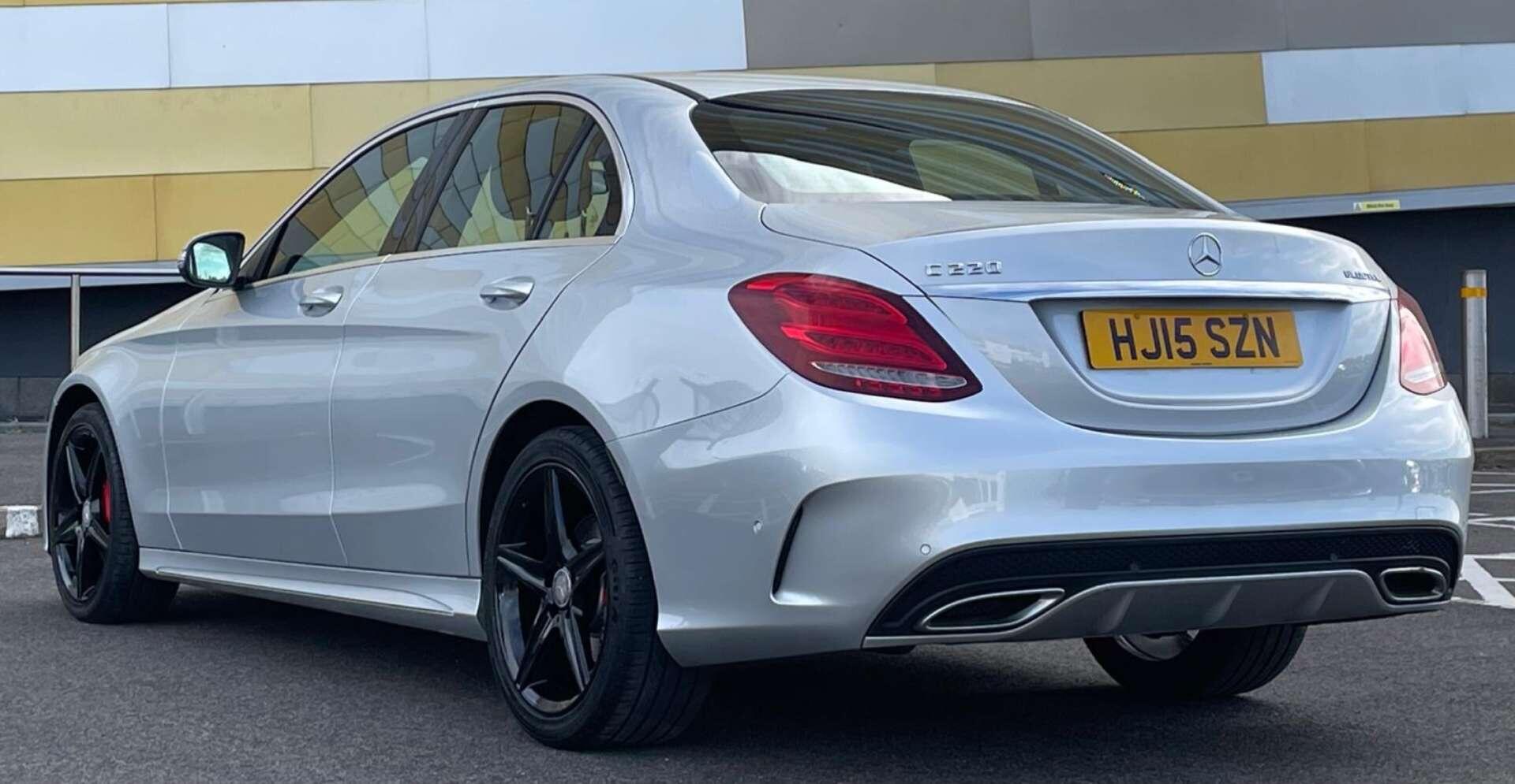 Mercedes-Benz C-Class view 19