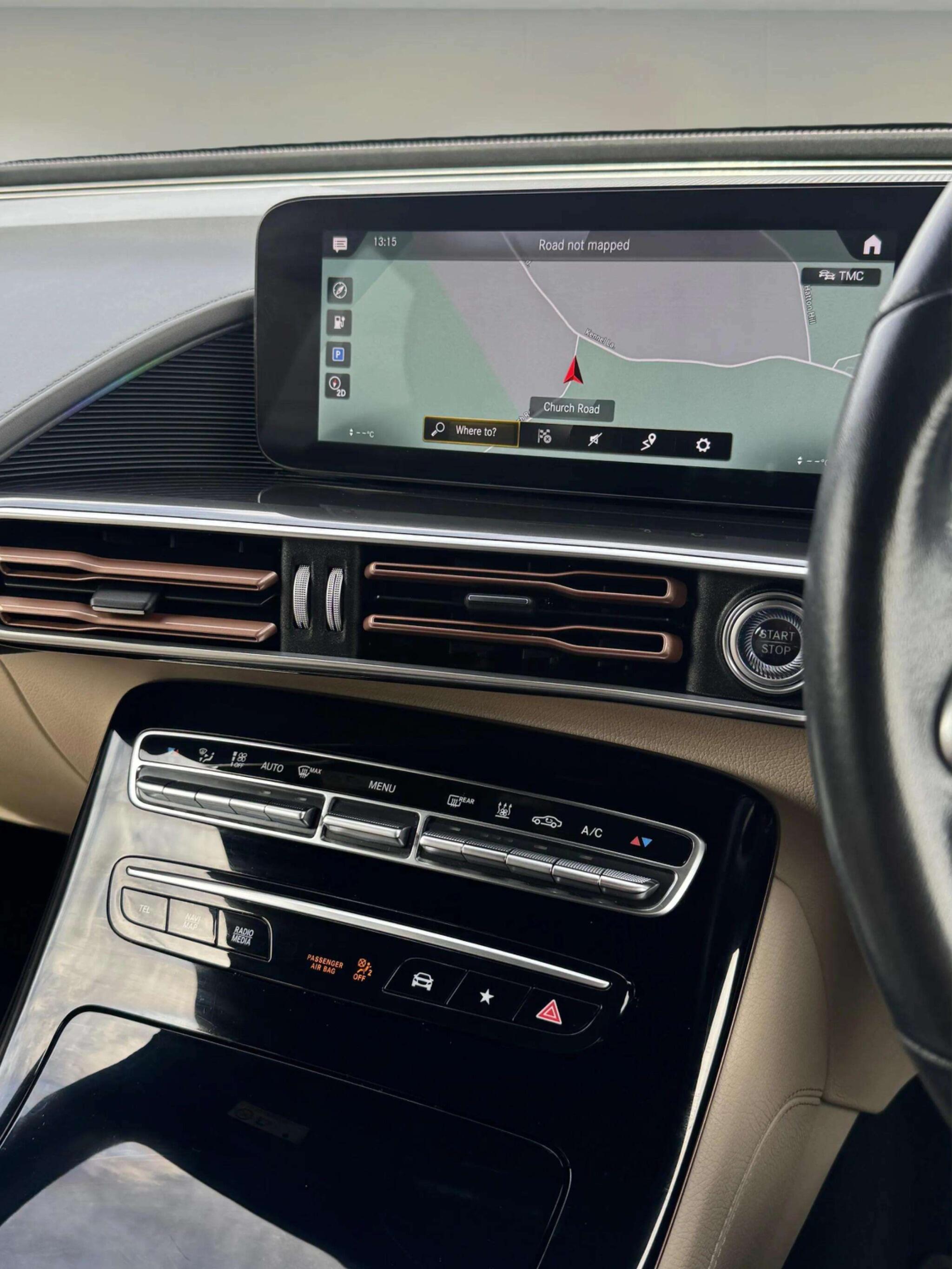 Mercedes-Benz EQC view 42