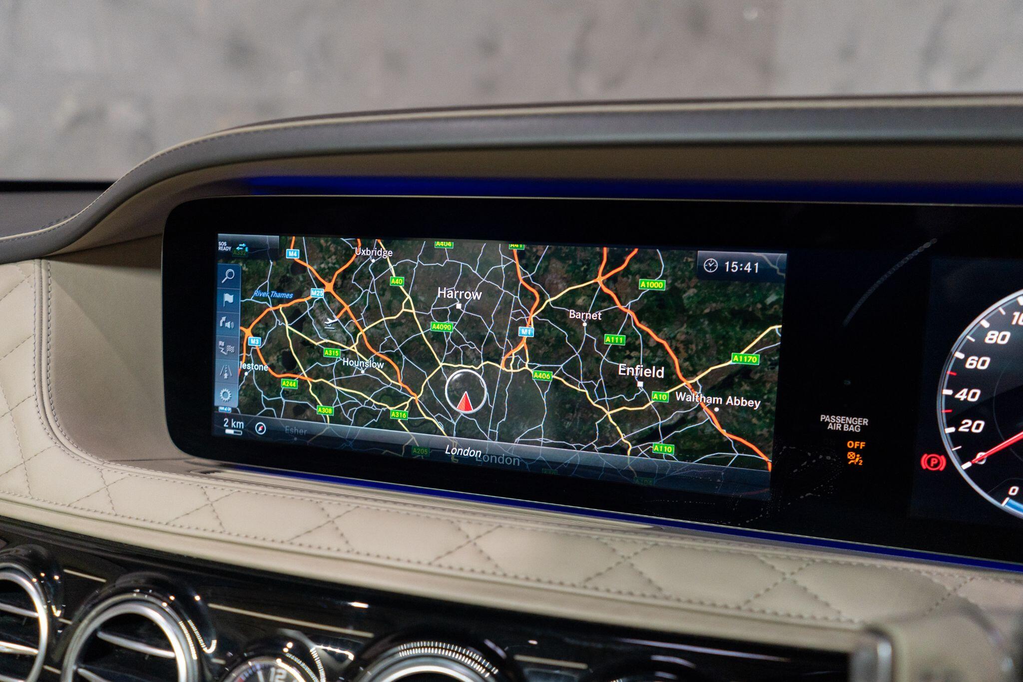 Mercedes-Benz S-Class view 25