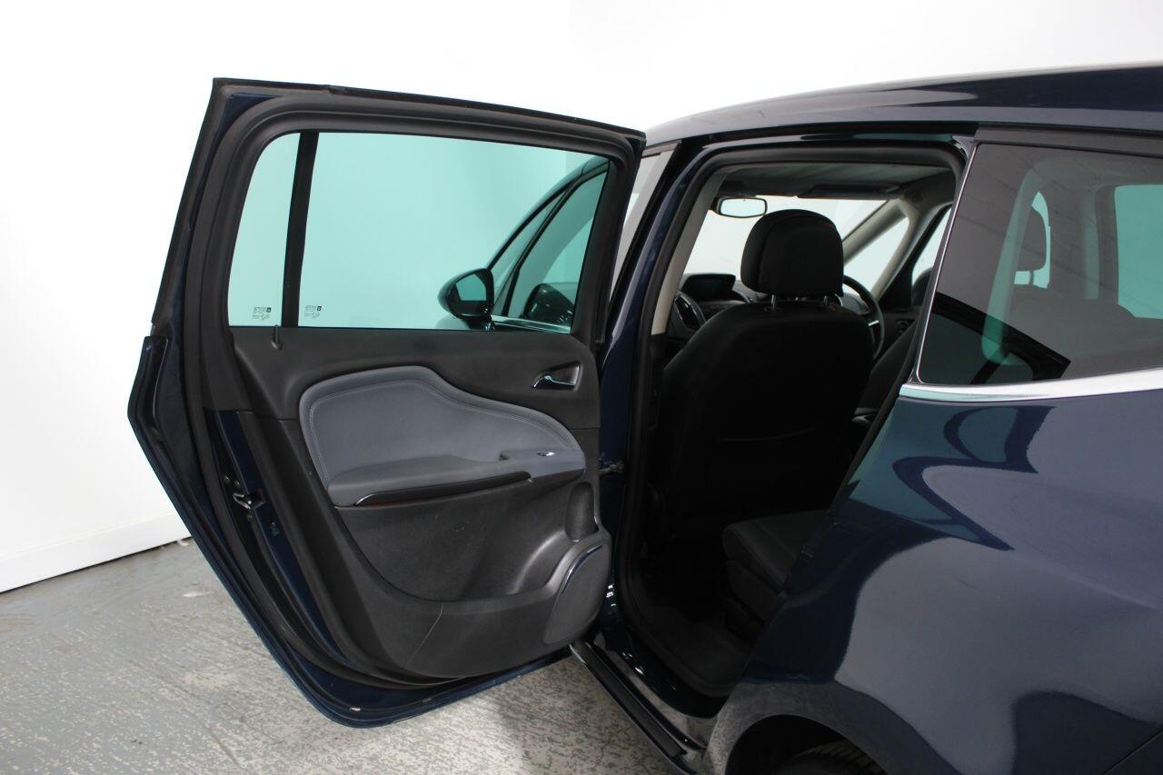 Vauxhall Zafira Tourer view 26