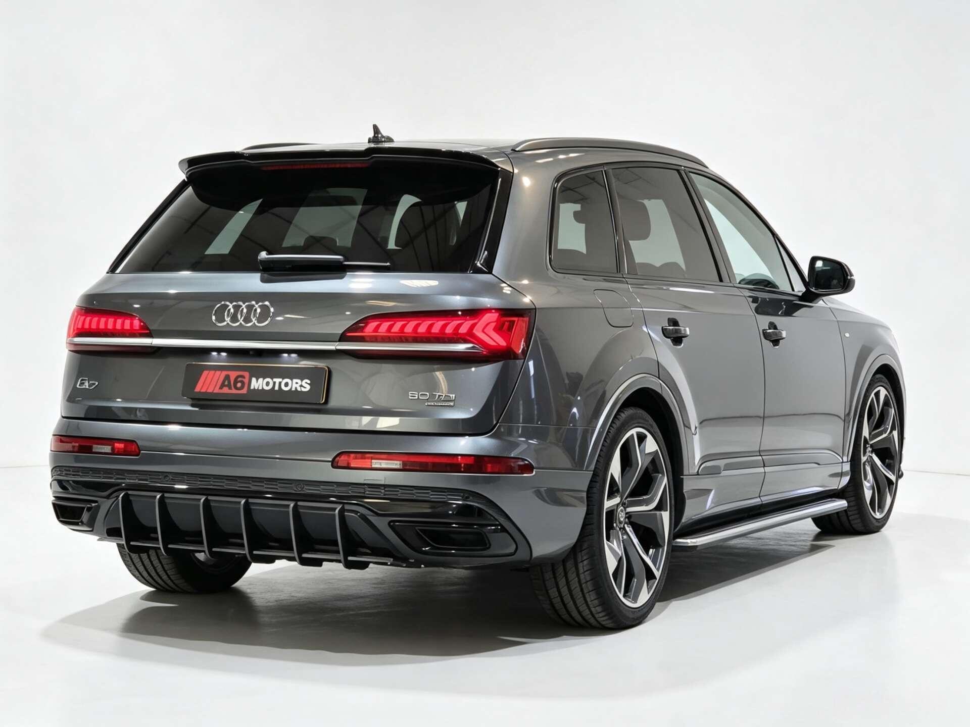 Audi Q7 view 10
