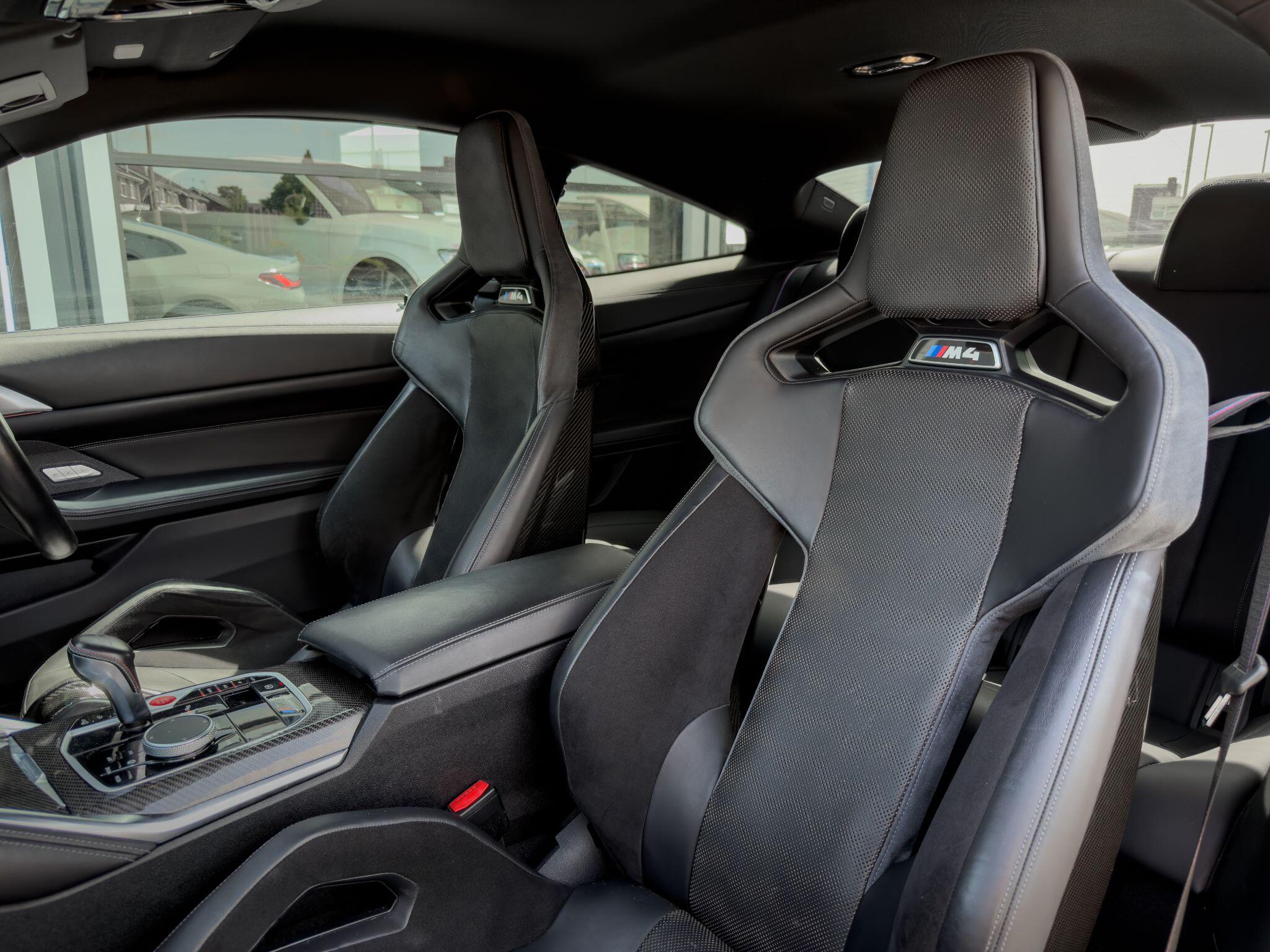 BMW M4 view 3