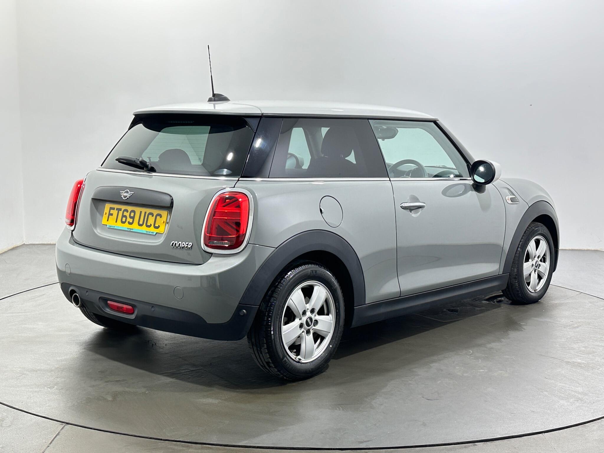 Mini Hatch view 8