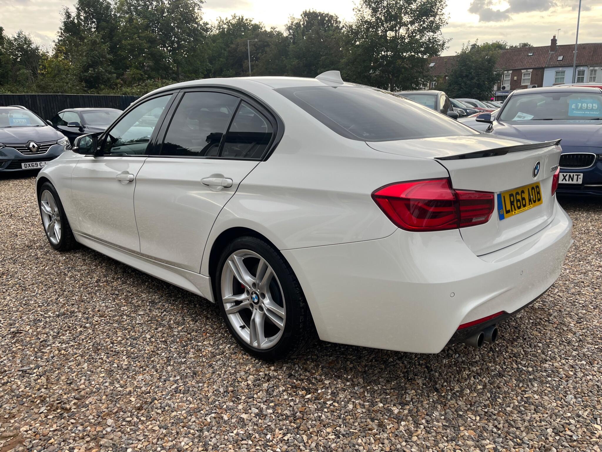 BMW 3 Series view 6