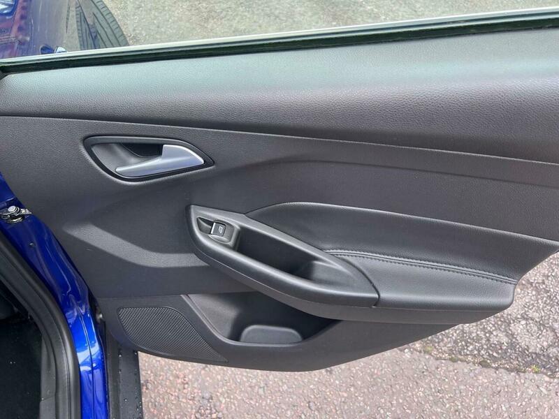 2014 Ford Focus image 27