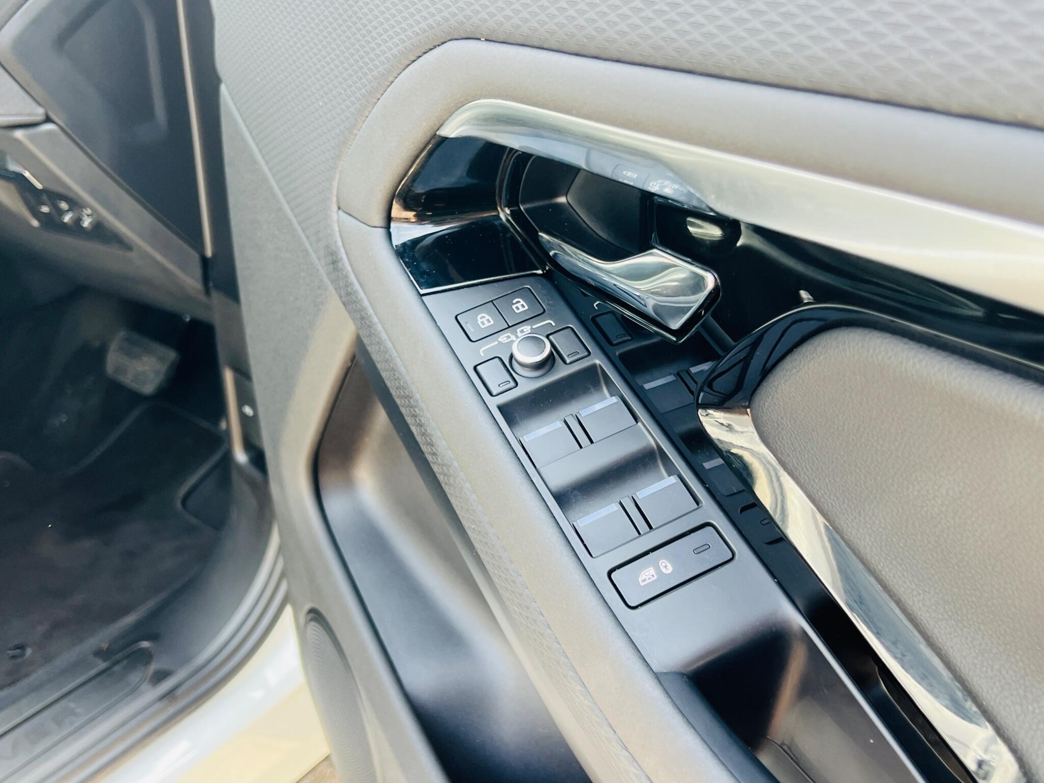 Land Rover Range Rover Evoque view 35