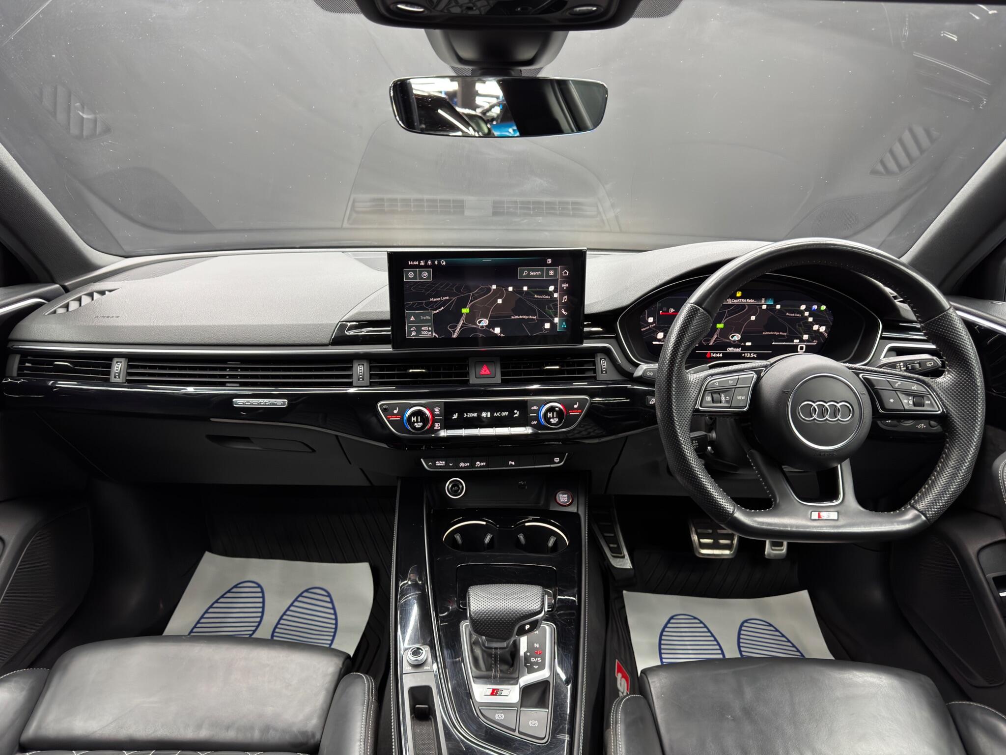 Audi S4 view 10