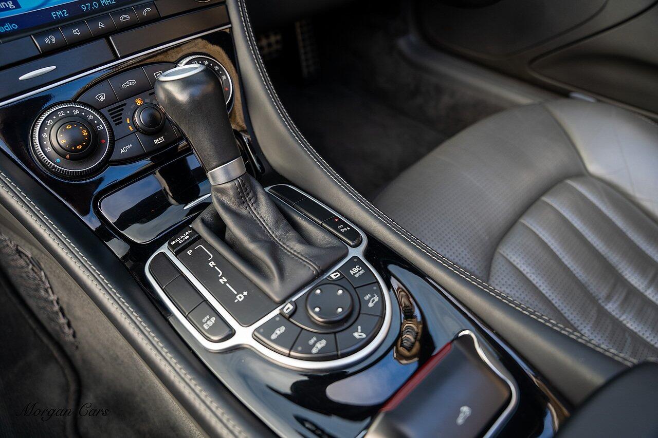 Mercedes-Benz SL view 70