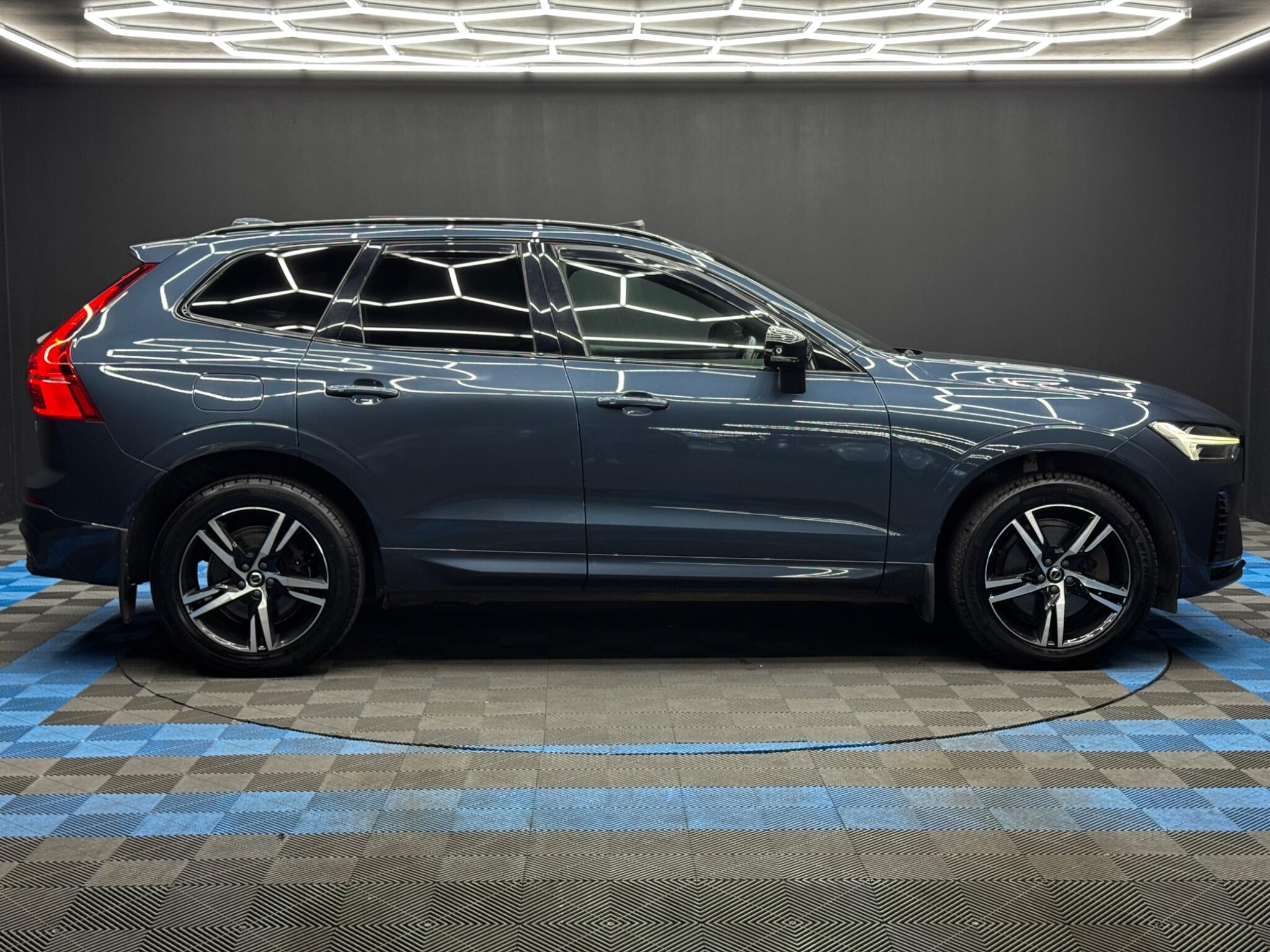 Volvo XC60 view 4