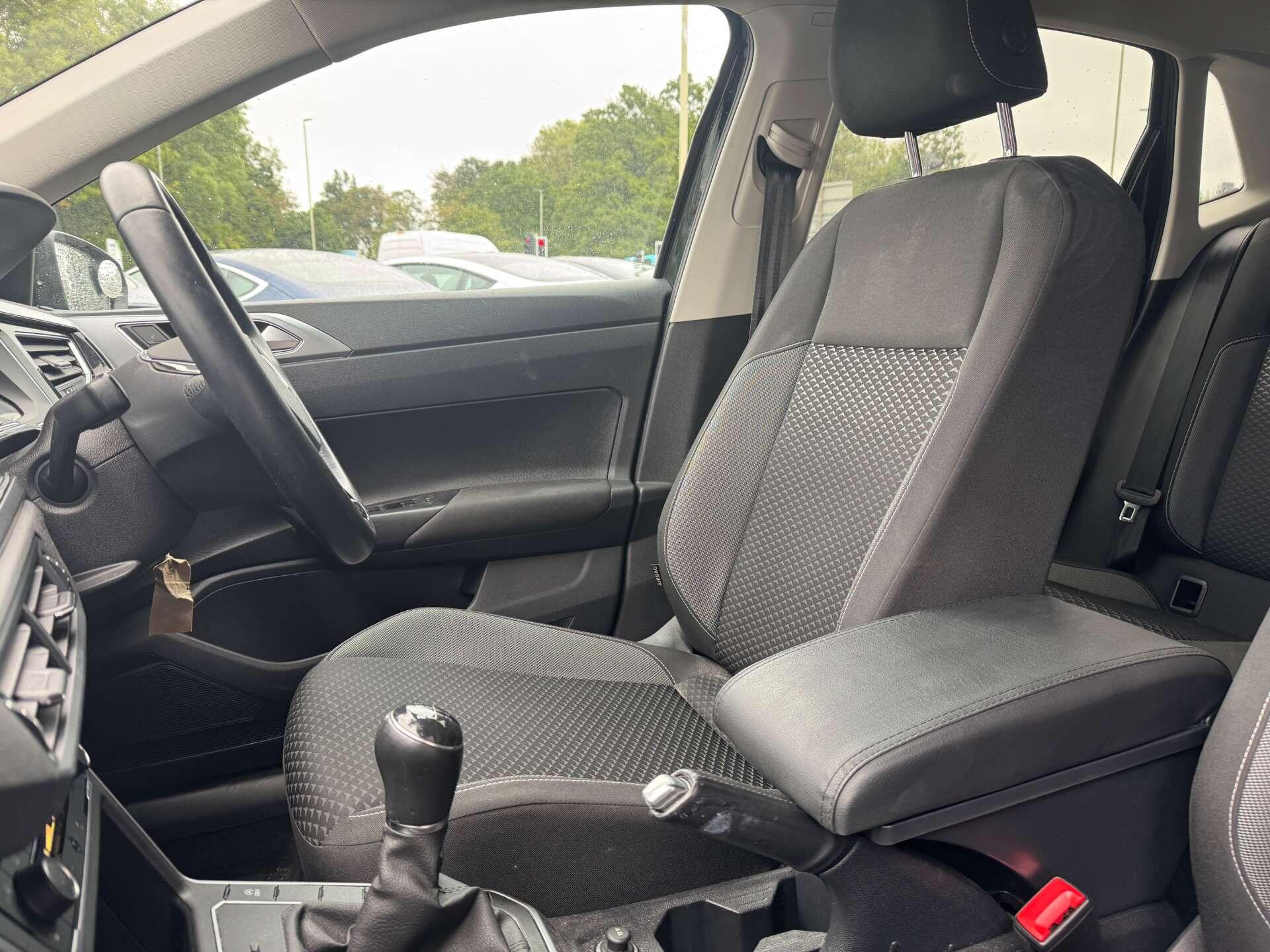 Volkswagen Polo view 22