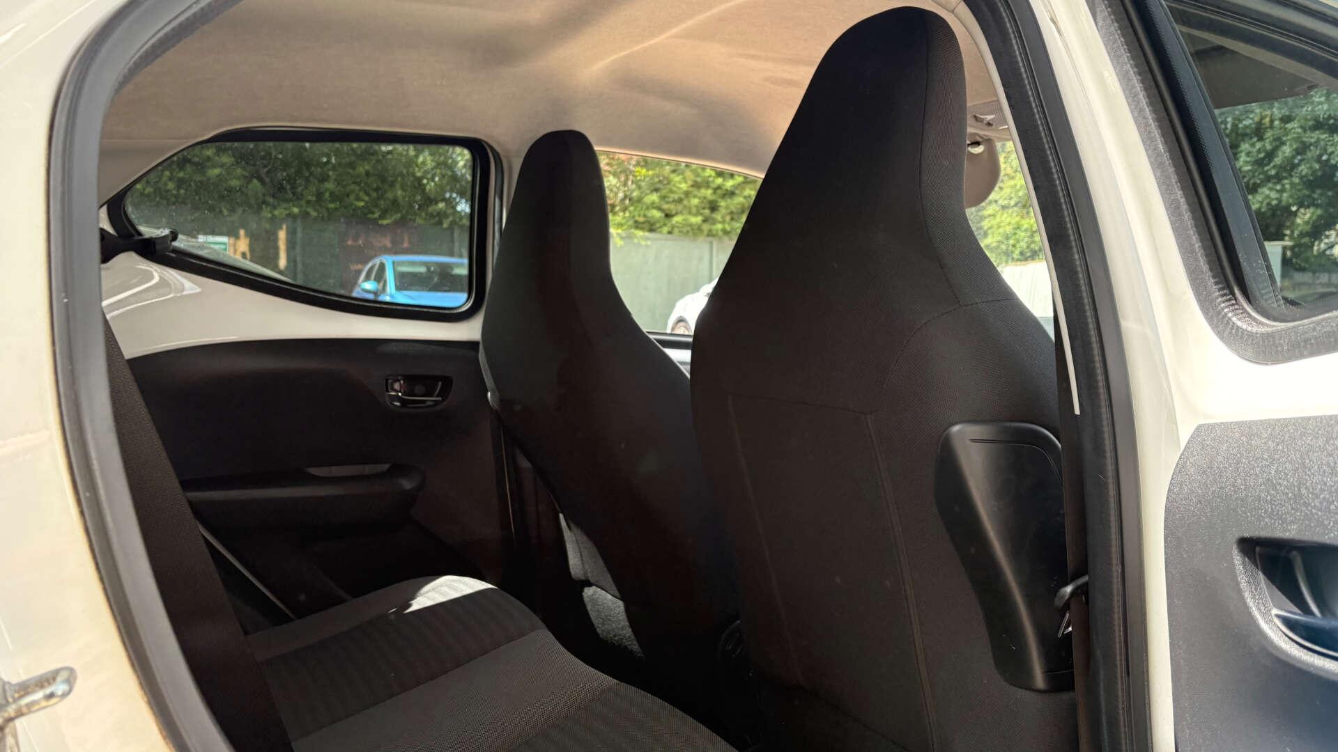Toyota Aygo view 9