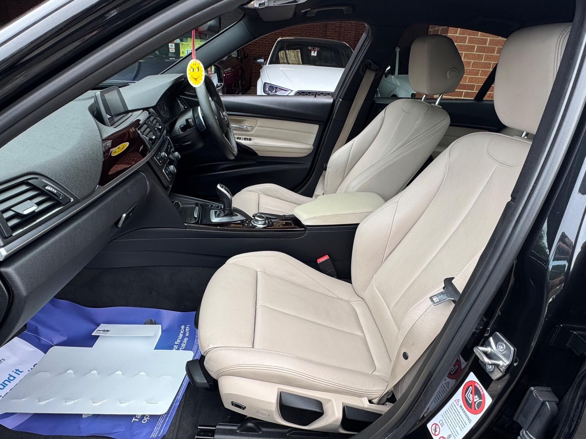 BMW 3 Series view 6