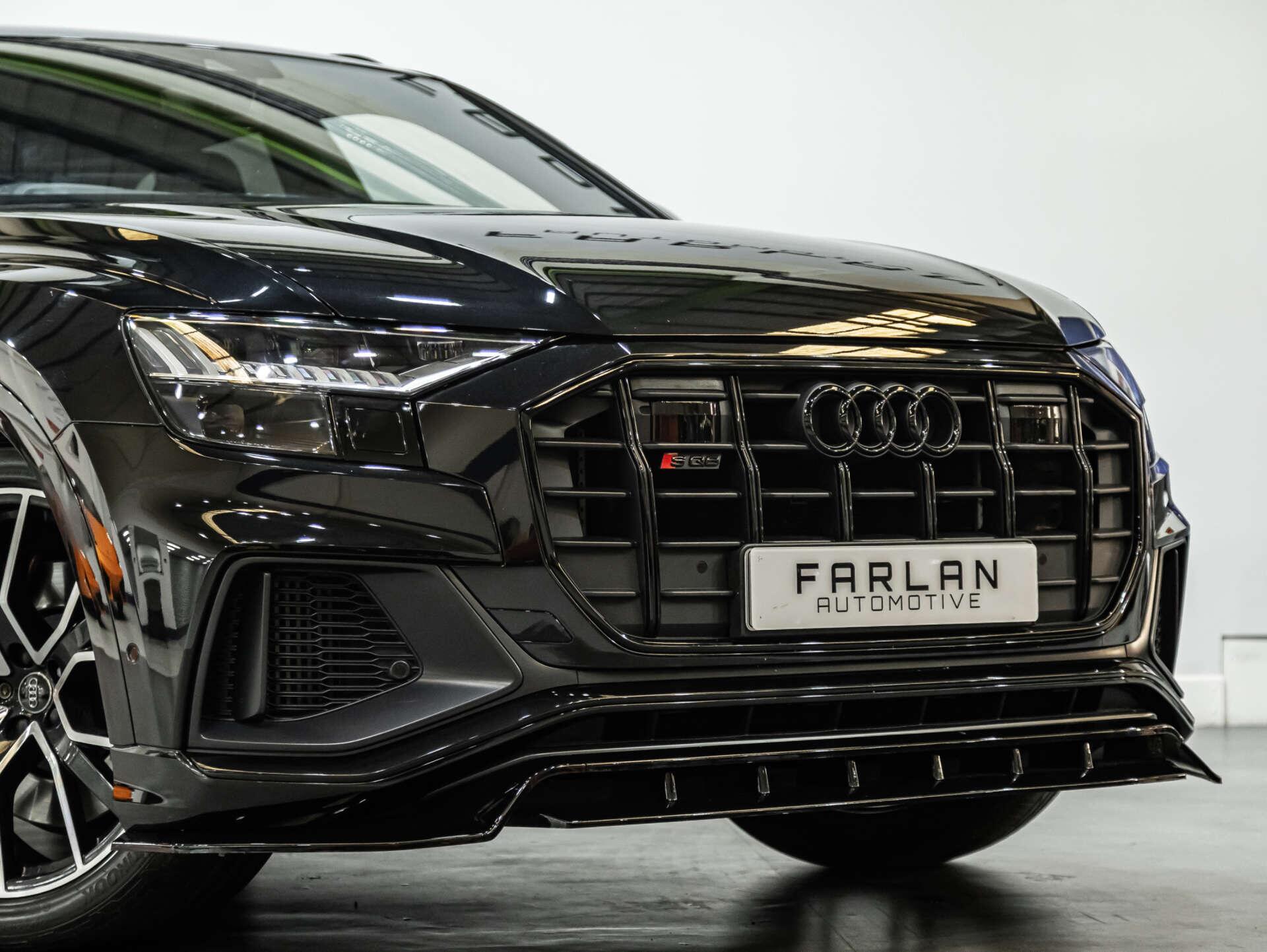 Audi SQ8 view 11