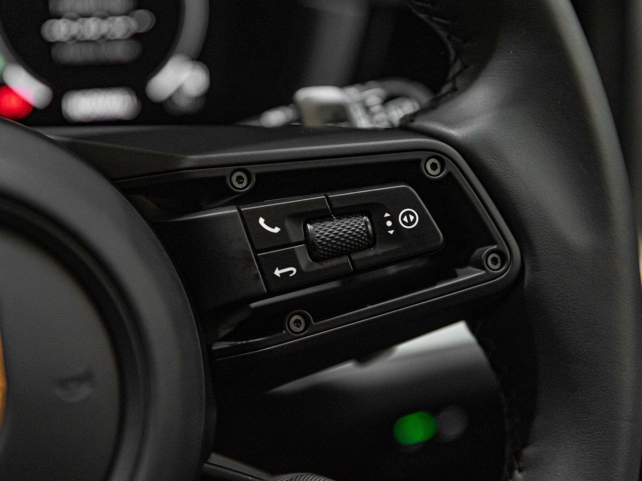 Porsche Cayenne view 16