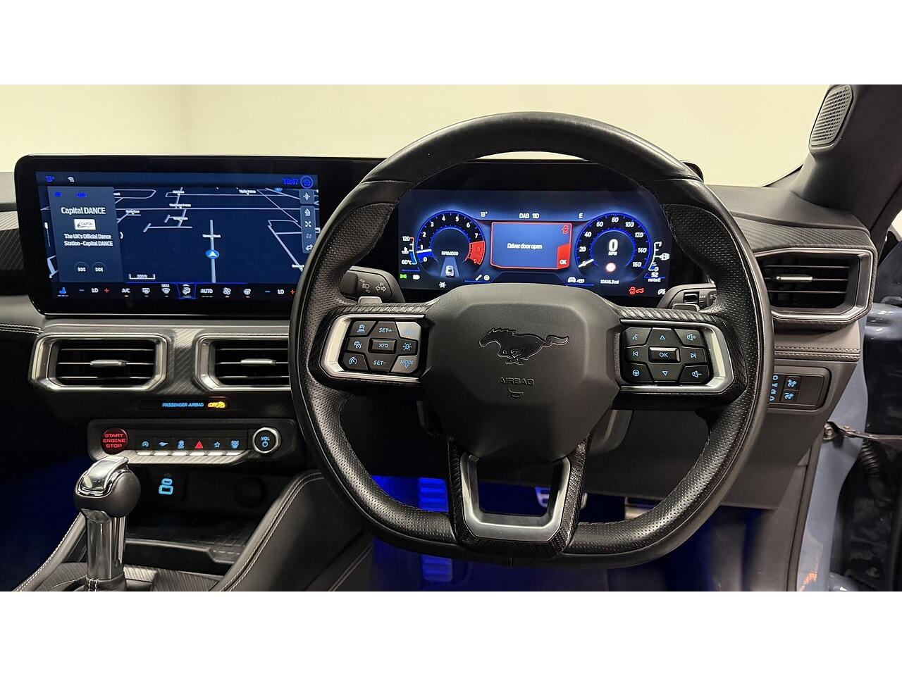 Ford Mustang view 17