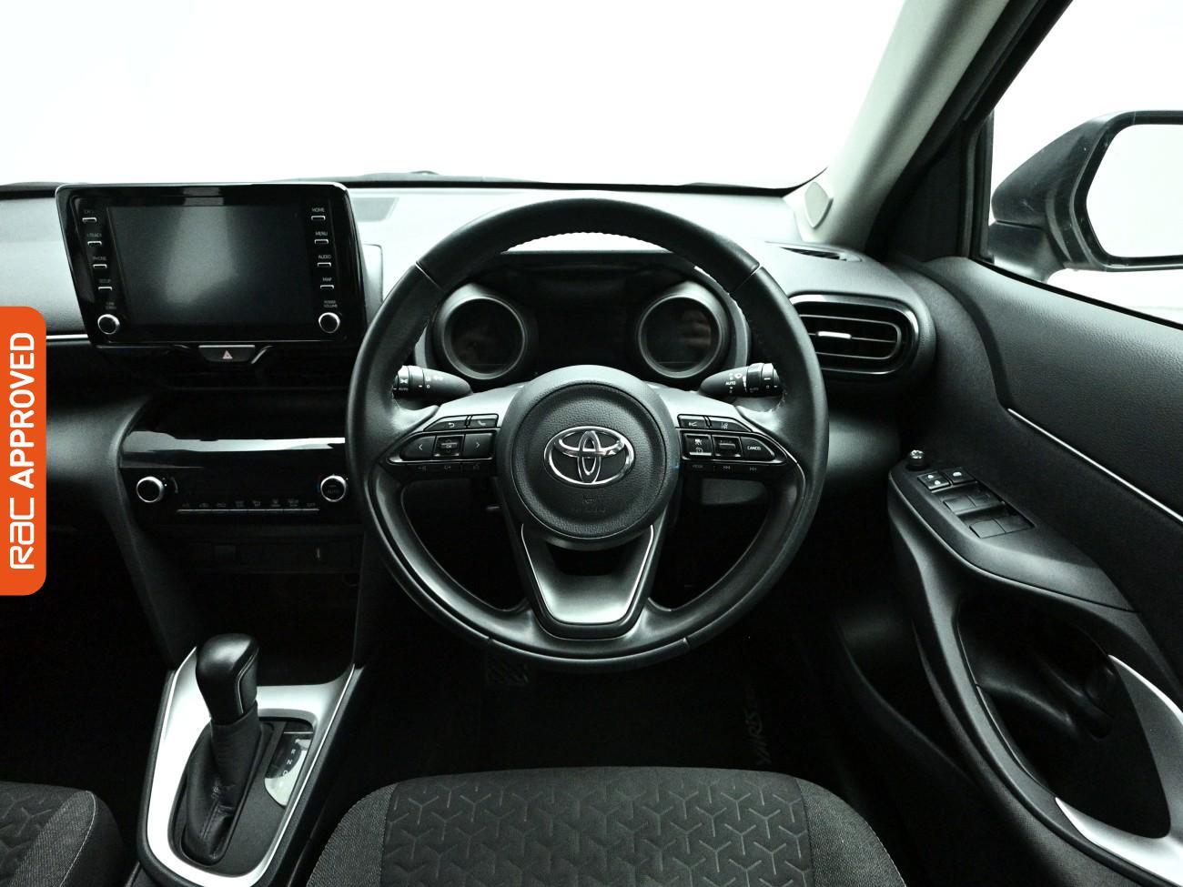 Toyota Yaris Cross view 9