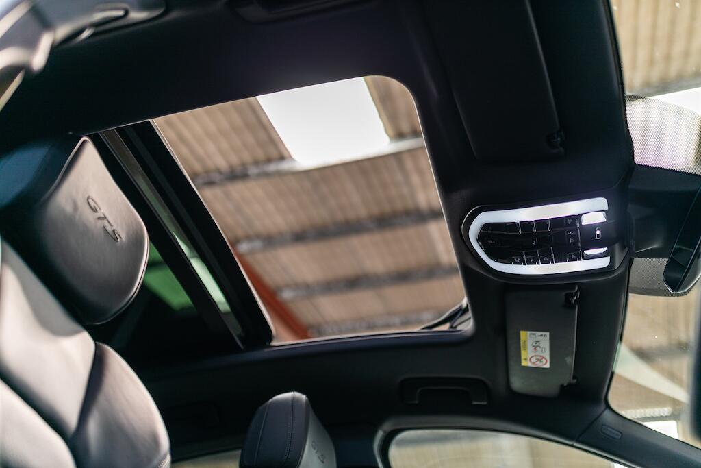 Porsche Macan view 9