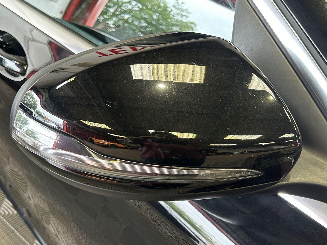 Mercedes-Benz C Class view 22