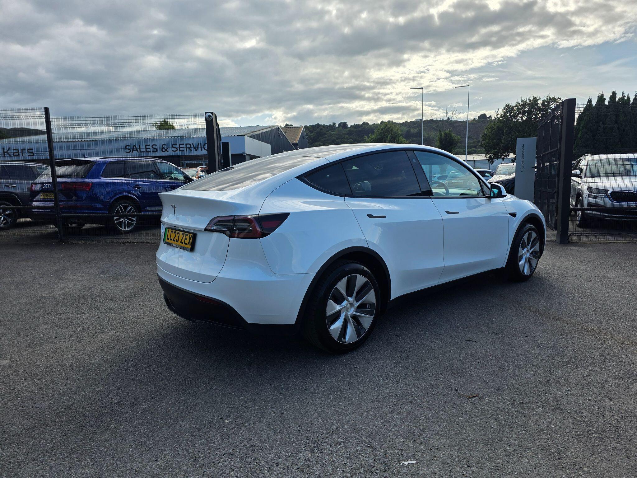 Tesla Model Y view 5