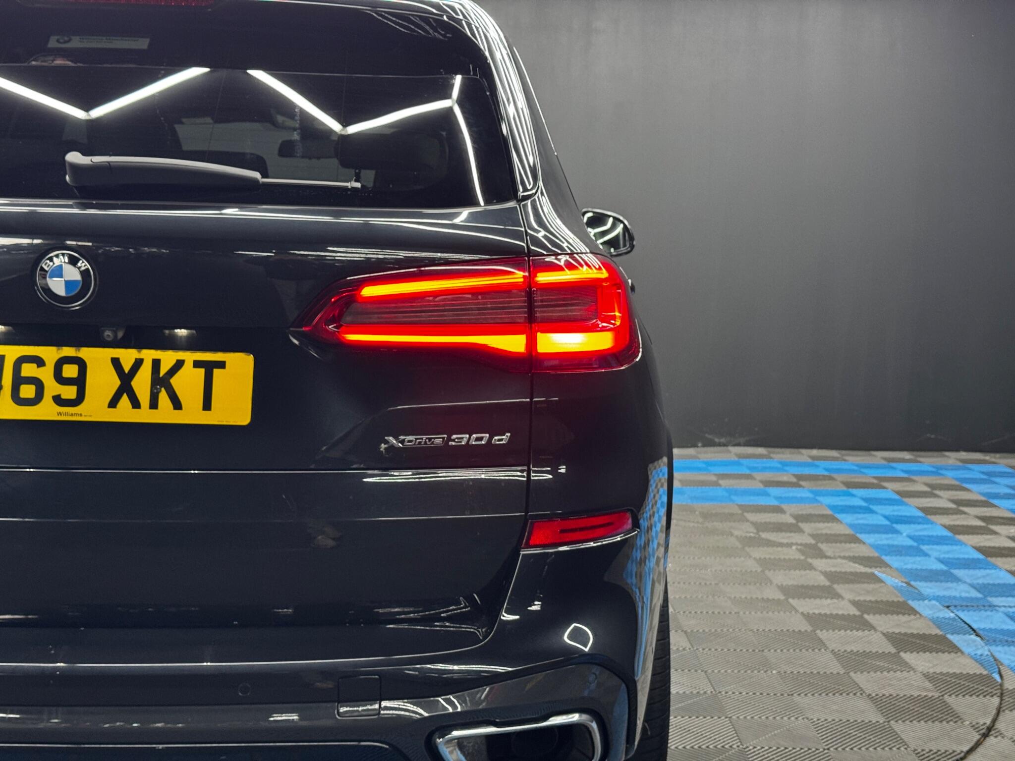 BMW X5 view 56