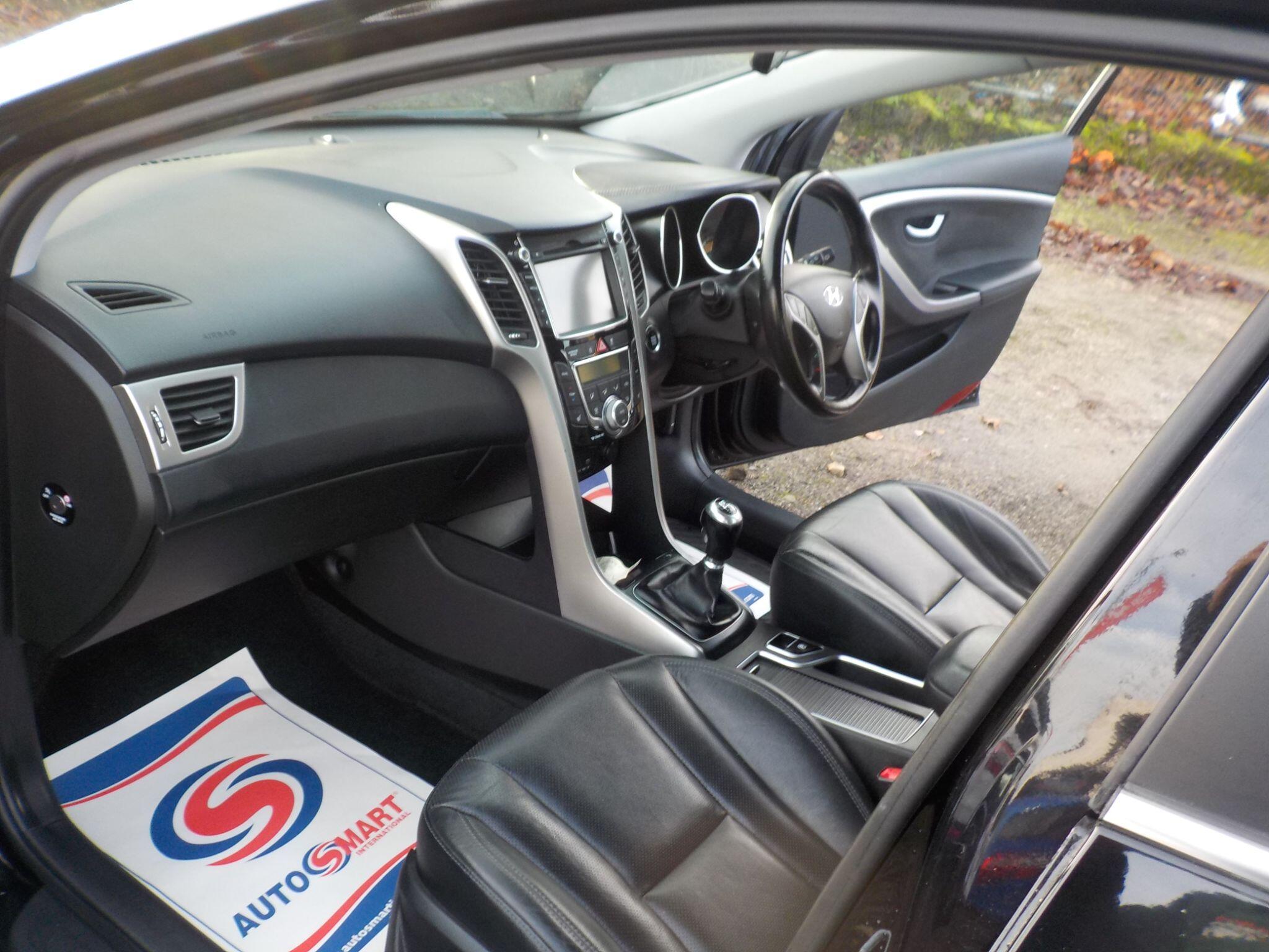 Hyundai i30 1.6 CRDi Blue Drive Premium Euro 6 (s/s) 5dr