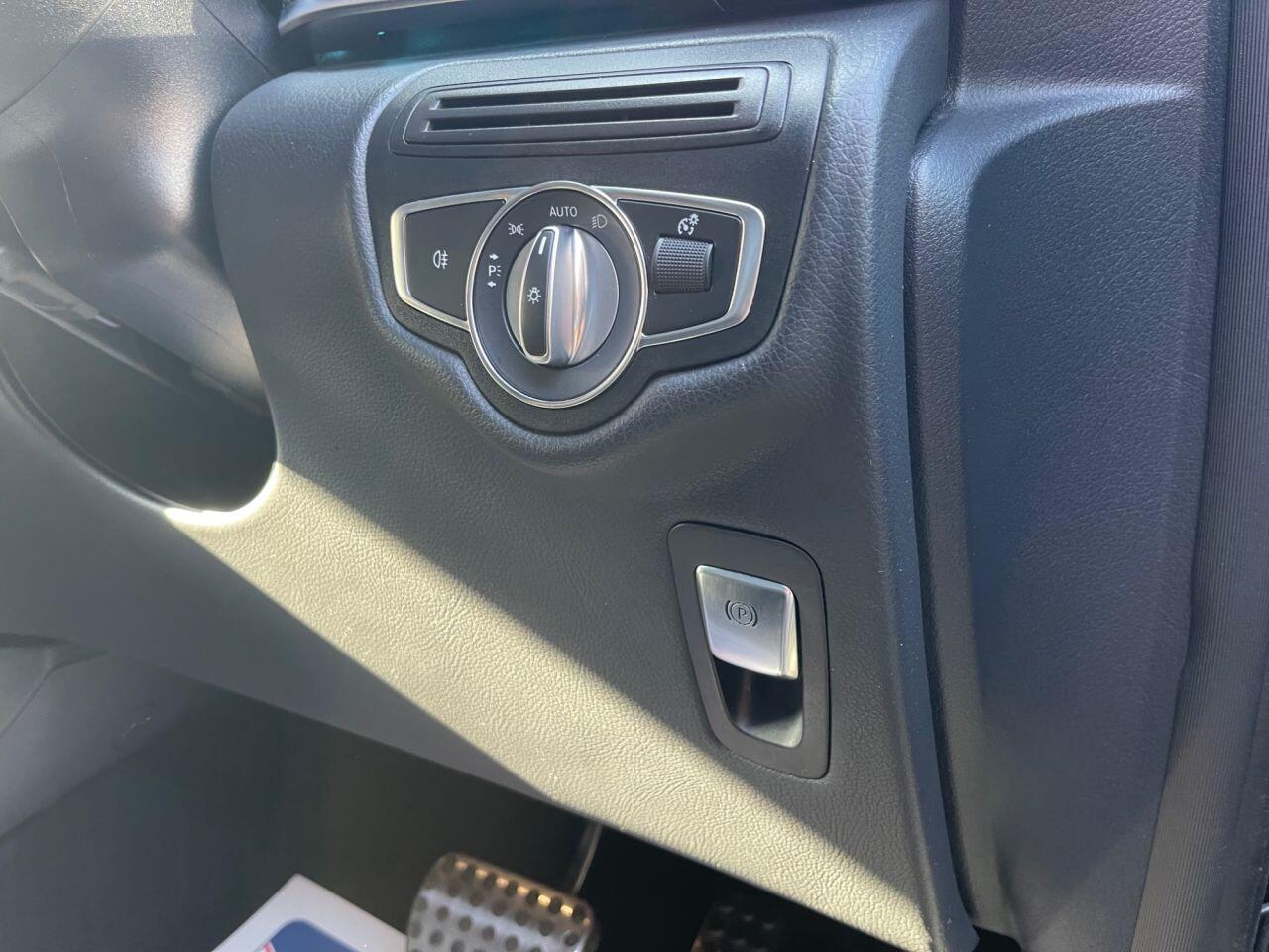 Mercedes-Benz V Class view 30