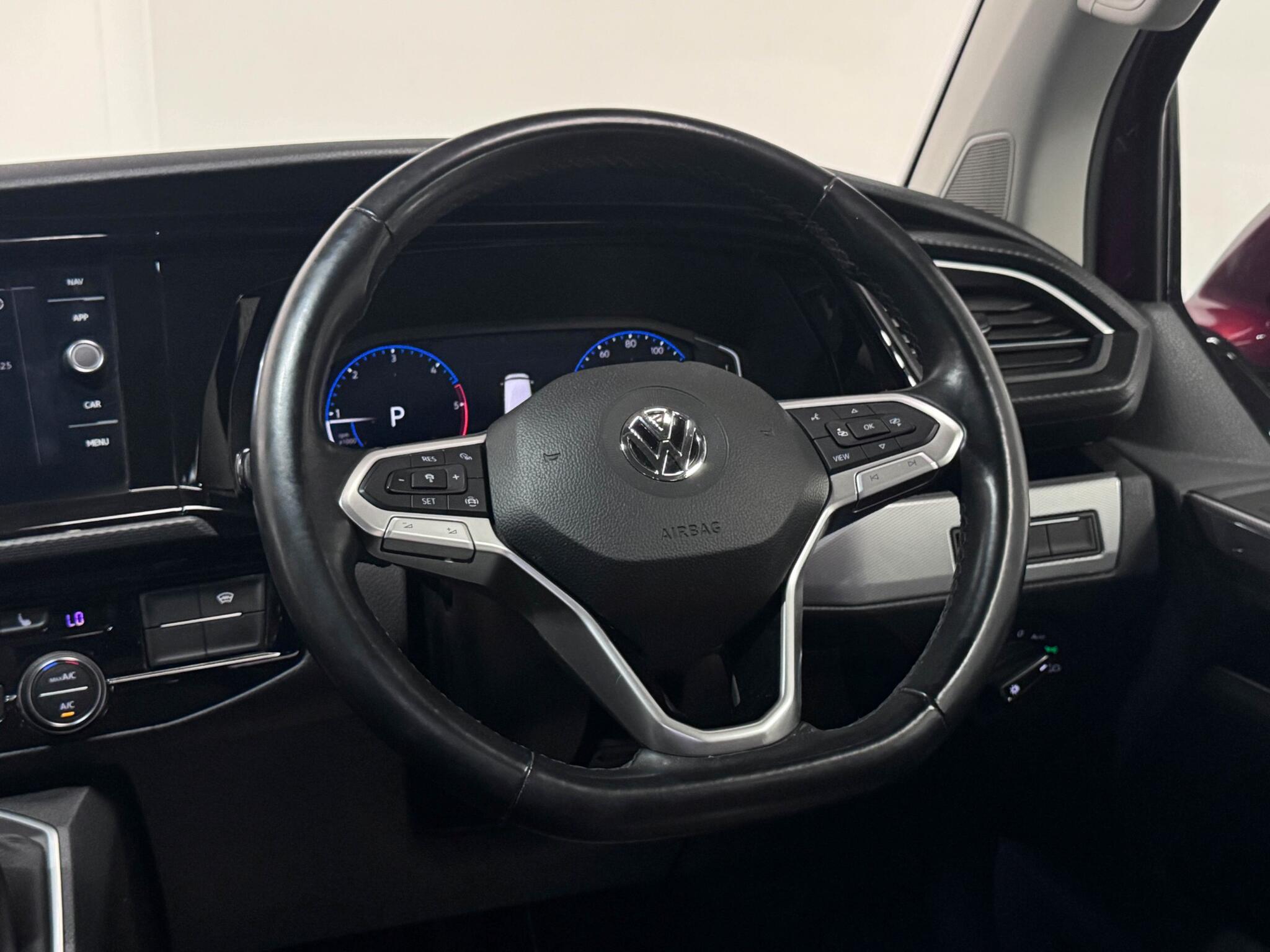 Volkswagen Caravelle view 36