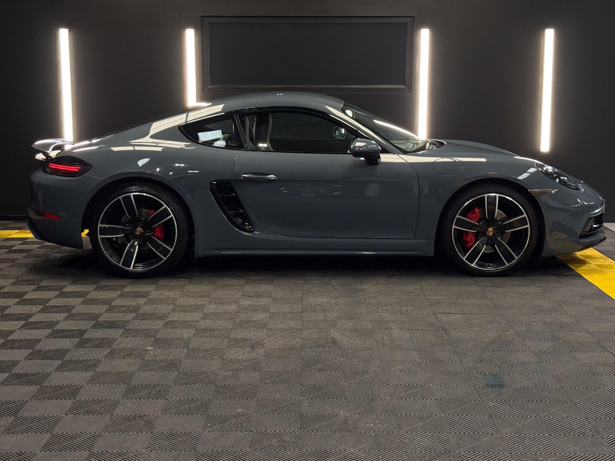 Porsche Cayman view 6