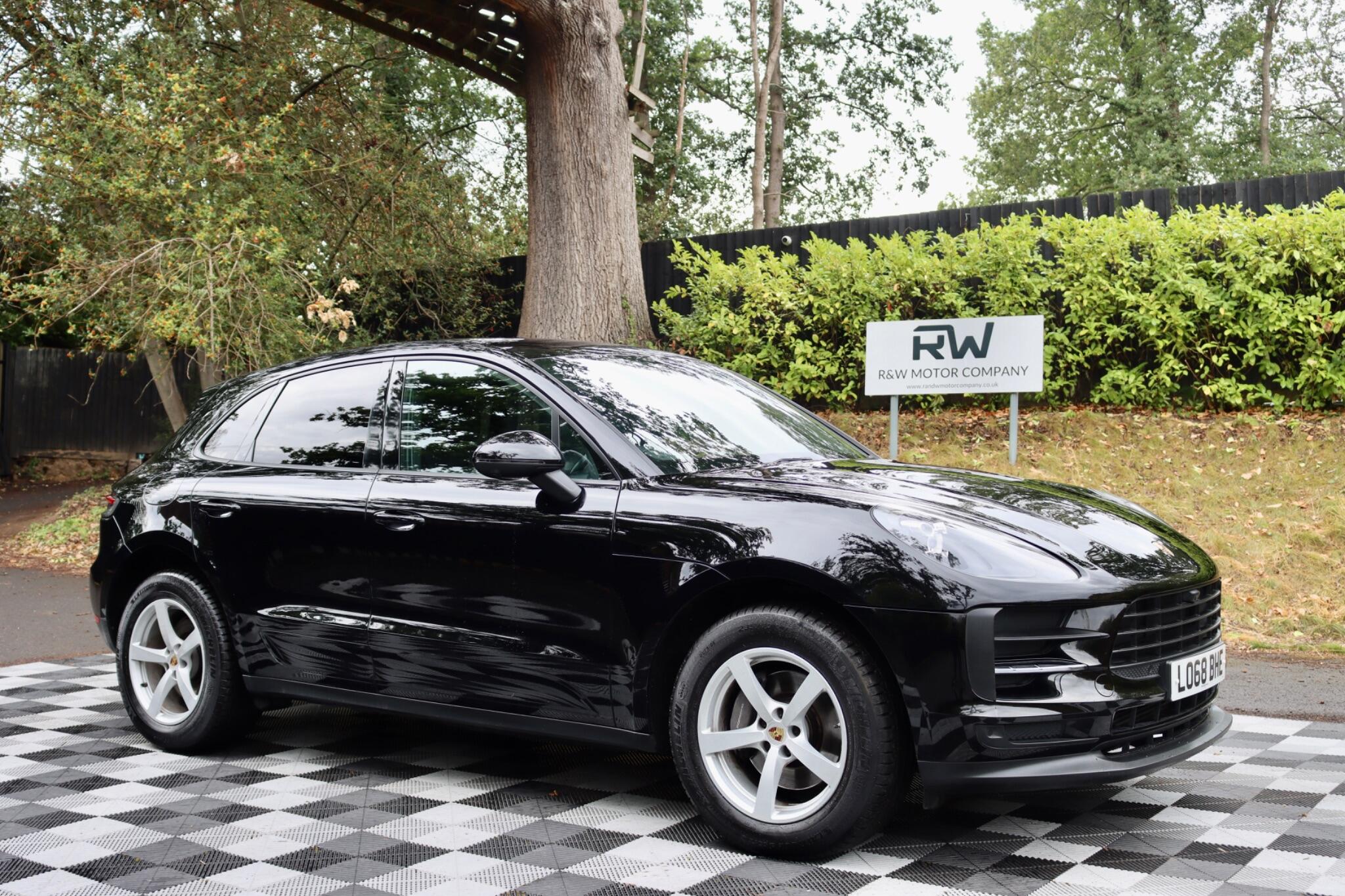 Porsche Macan view 32